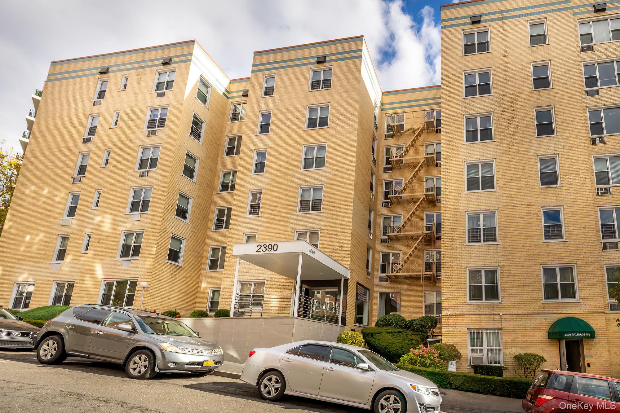 2390 Palisade Avenue, Unit 5J