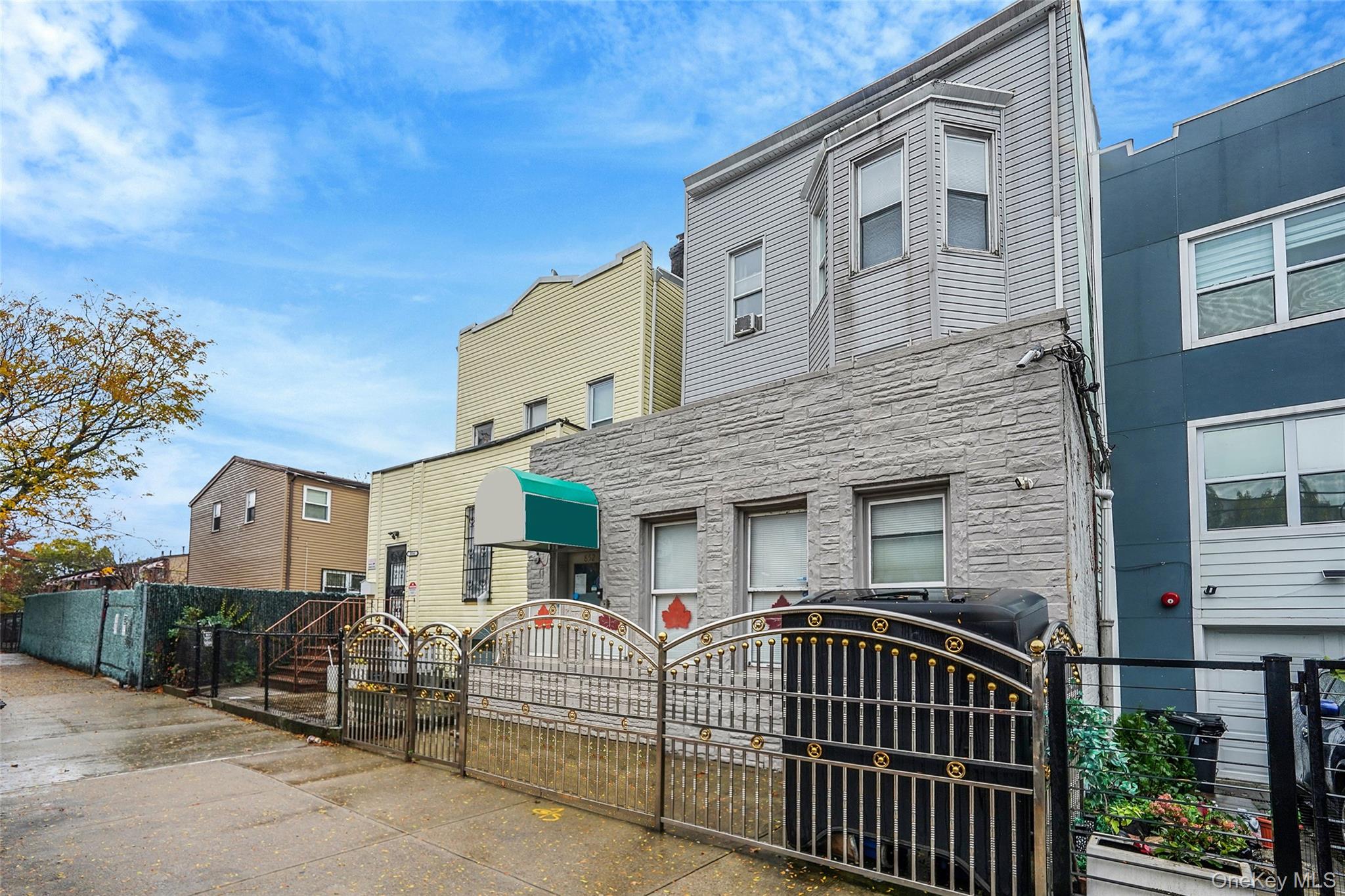 852 Blake Avenue – For Sale photo 2