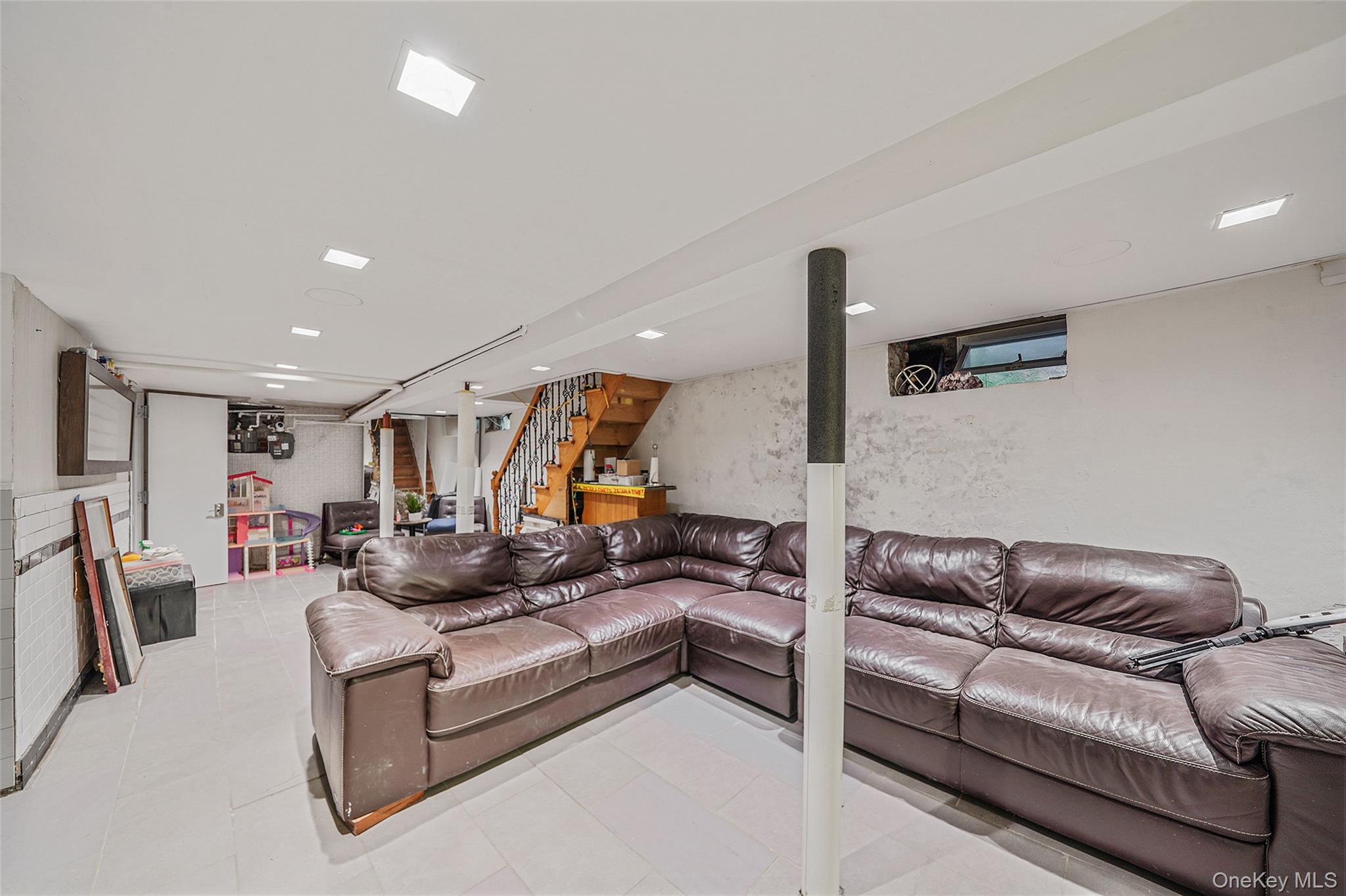 852 Blake Avenue – For Sale photo 20