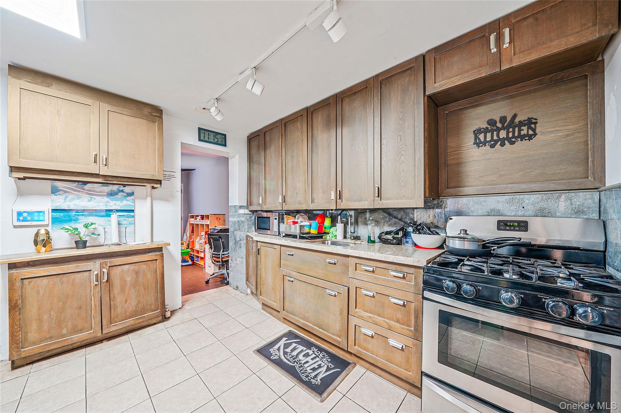 852 Blake Avenue – For Sale photo 5