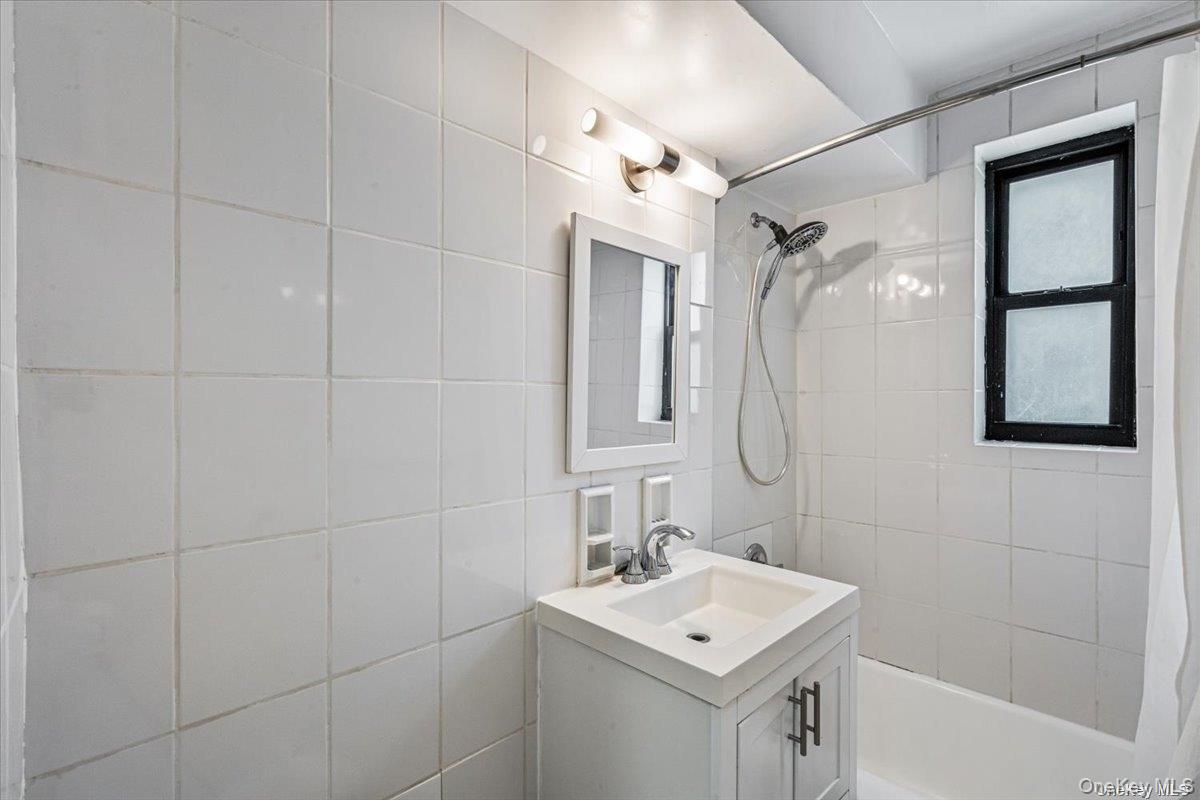 90-11 35 Avenue, Unit 1D photo 9