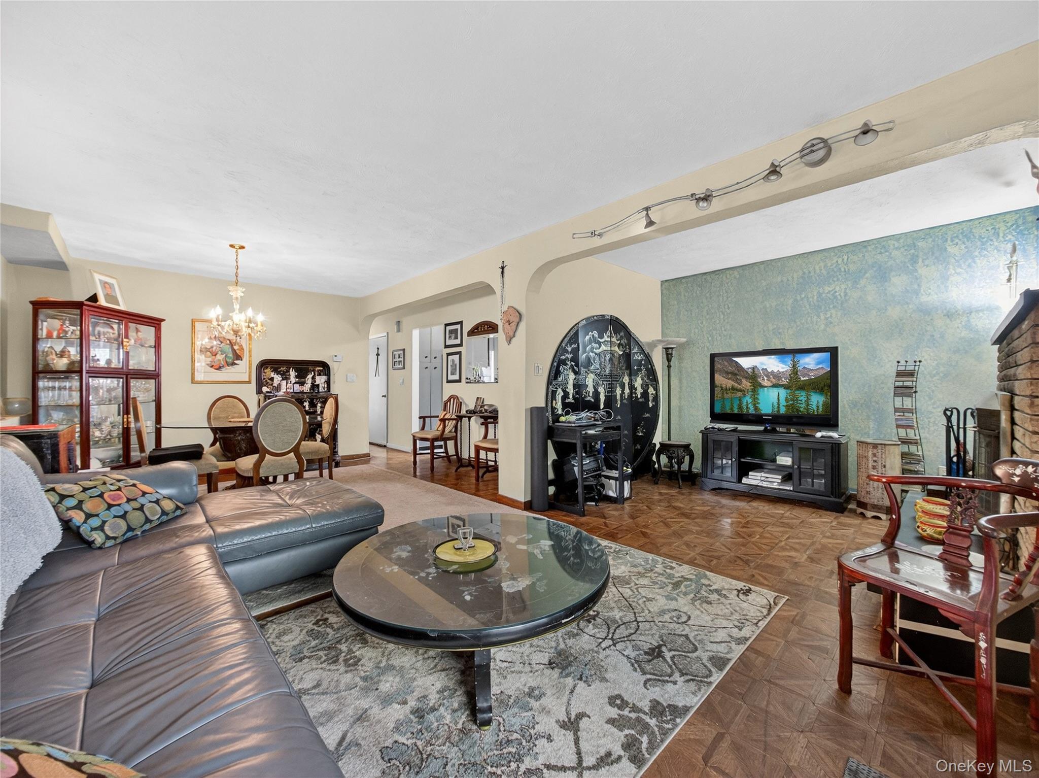 450 Valentine Avenue – For Sale photo 17