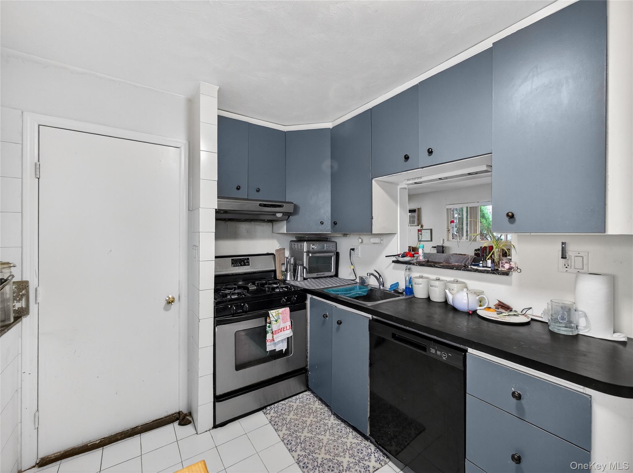 450 Valentine Avenue – For Sale photo 21