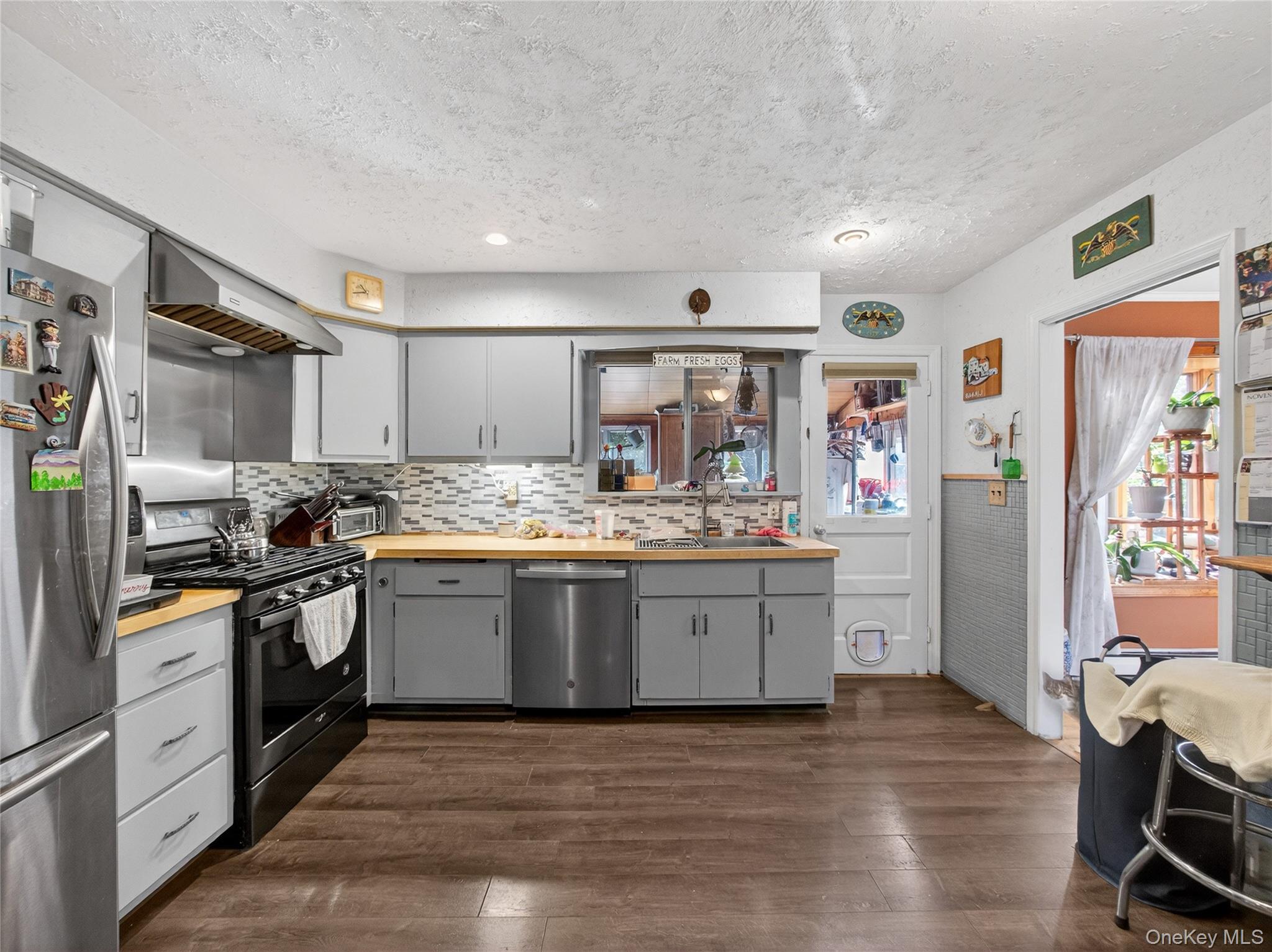 450 Valentine Avenue – For Sale photo 10