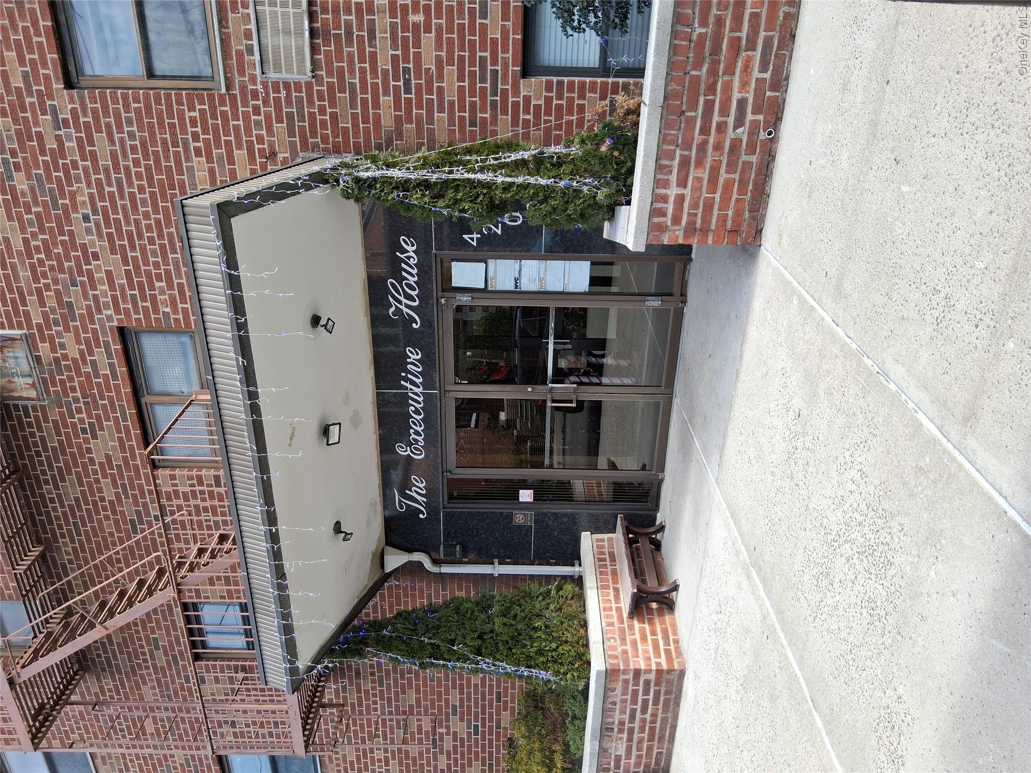 4200 Herkimer Place, Unit 4e