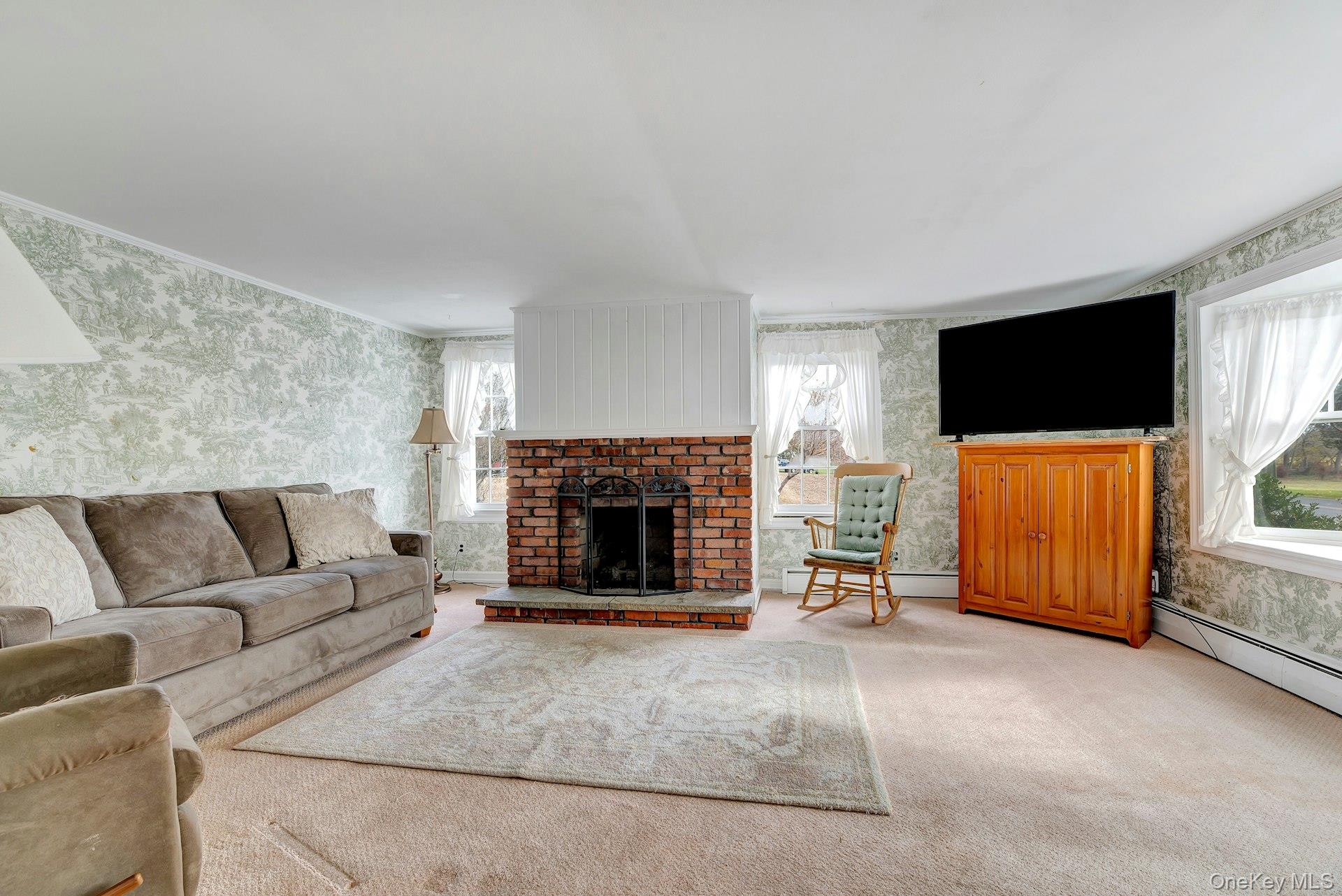 1760 Albertson Lane – For Sale photo 4