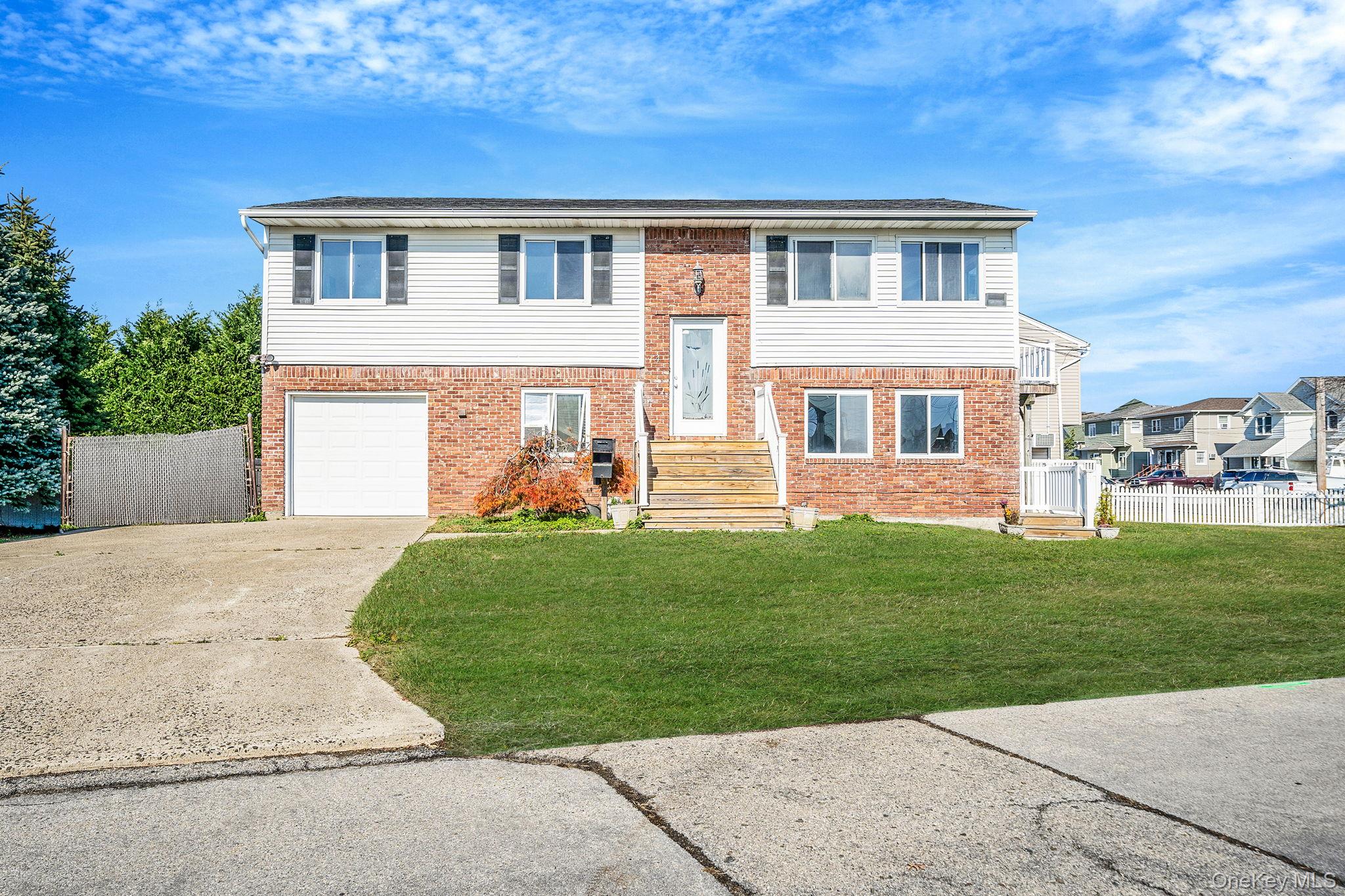 4 Bay Place – For Sale