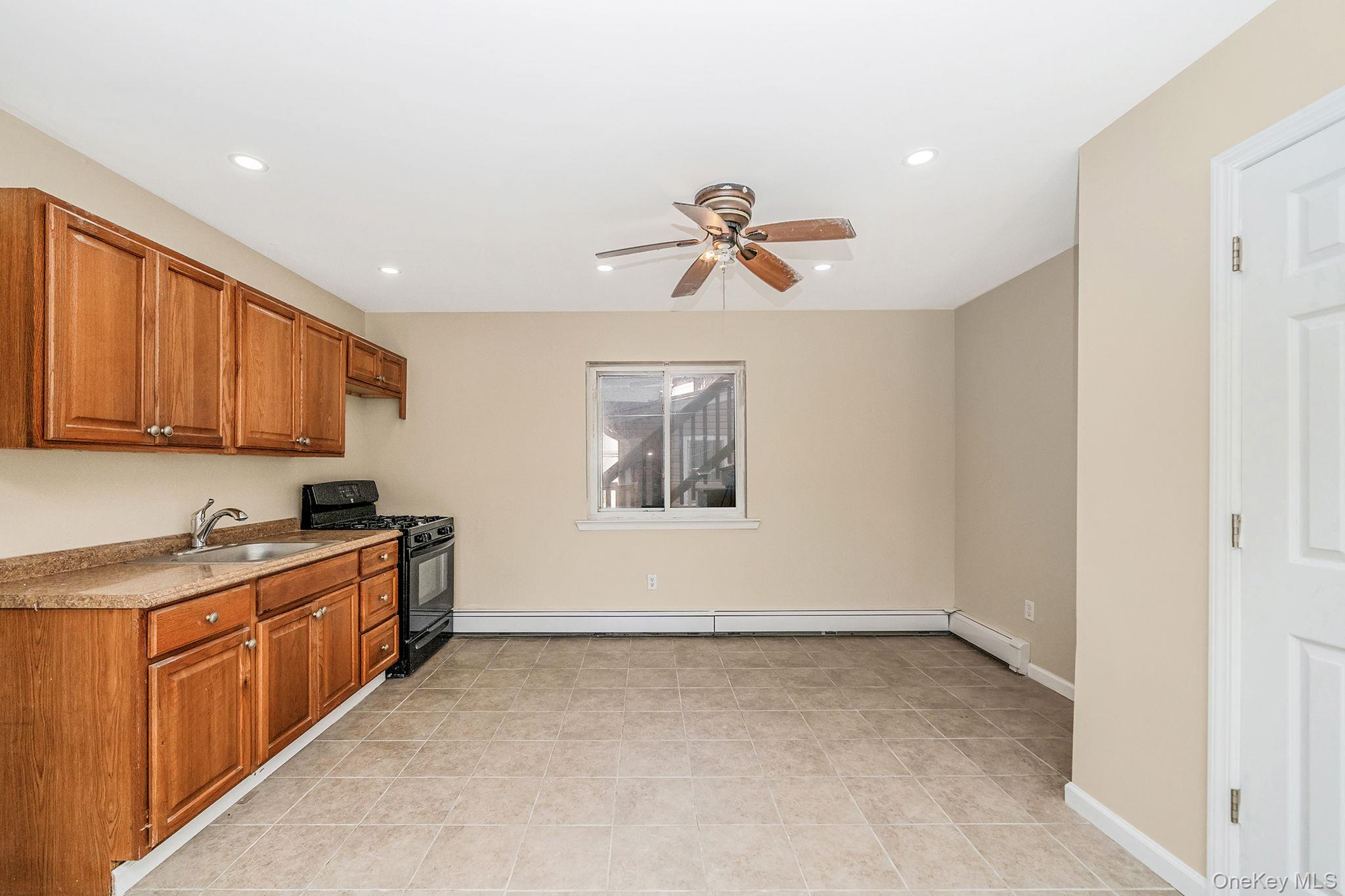 4 Bay Place – For Sale photo 36