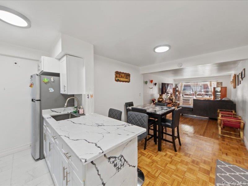 1910 S Pelham Parkway S, Unit 3G photo 13