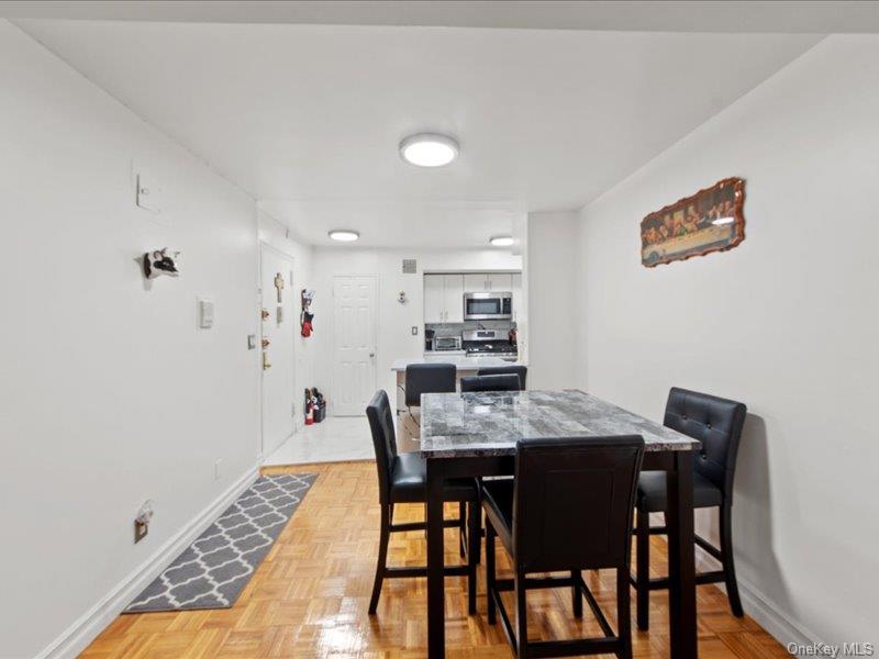 1910 S Pelham Parkway S, Unit 3G photo 6