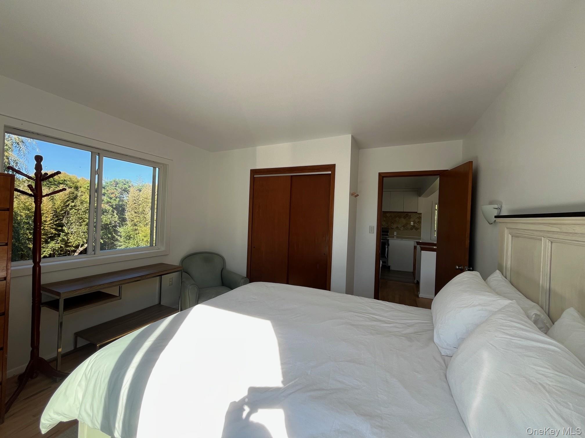 150 Clipper Roadway – For Rent photo 9