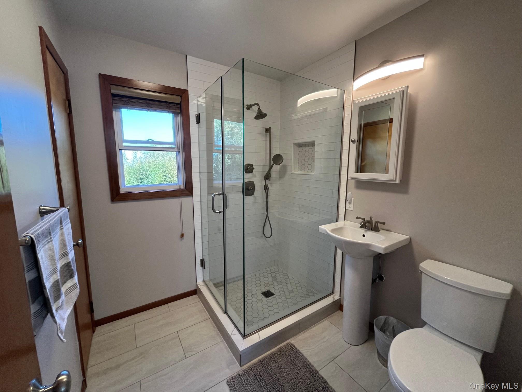150 Clipper Roadway – For Rent photo 10
