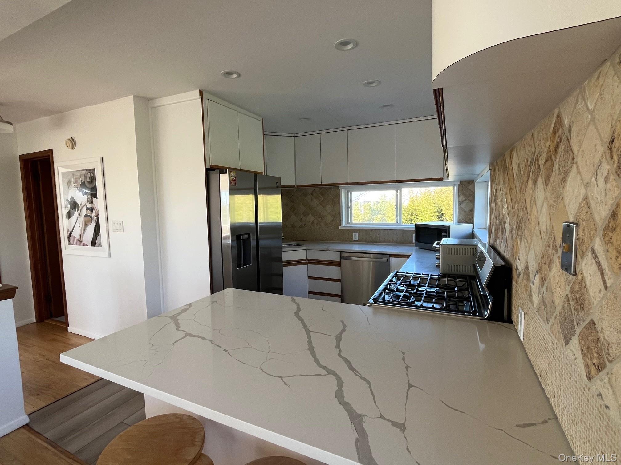 150 Clipper Roadway – For Rent photo 6