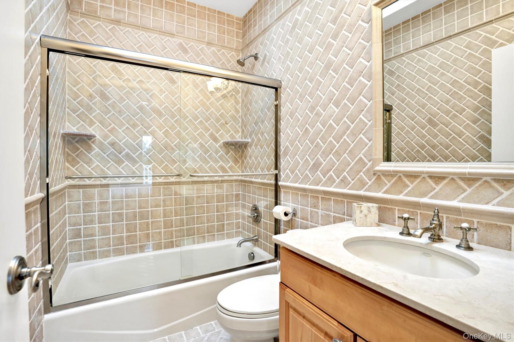 605 Dune Road – For Sale photo 37