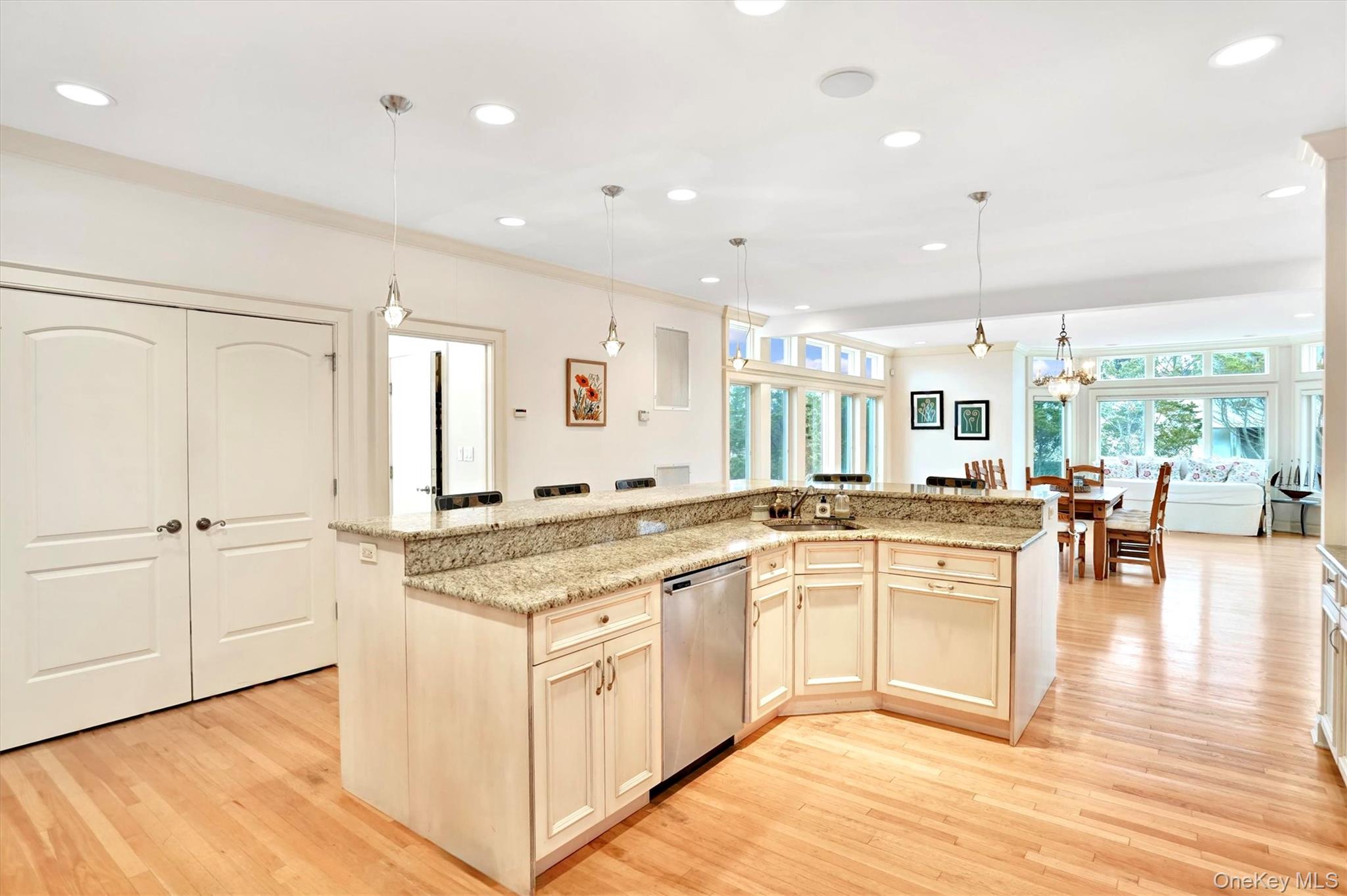 605 Dune Road – For Sale photo 16