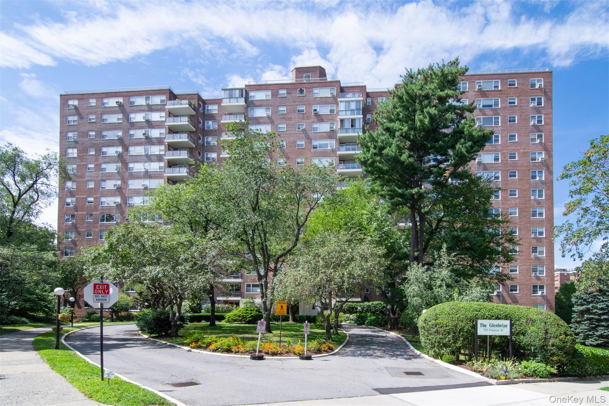750 Kappock Street, Unit 207 photo 16