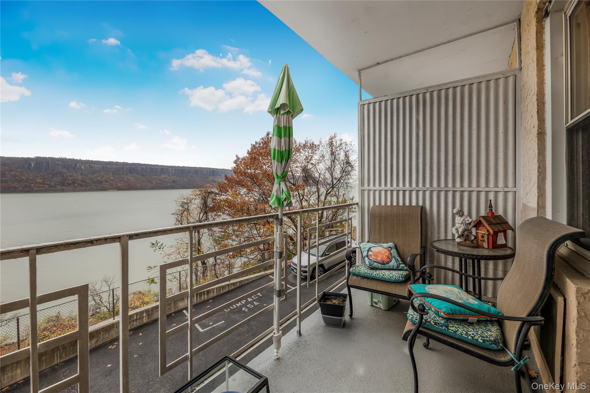 679 Warburton Avenue, Unit 1M photo 2