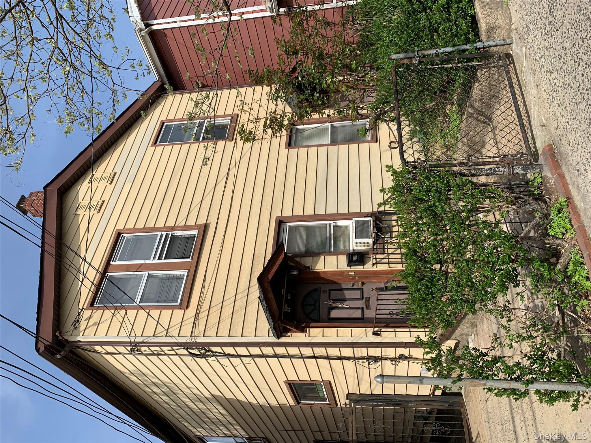43-16 Junction Bouleva Boulevard – For Sale