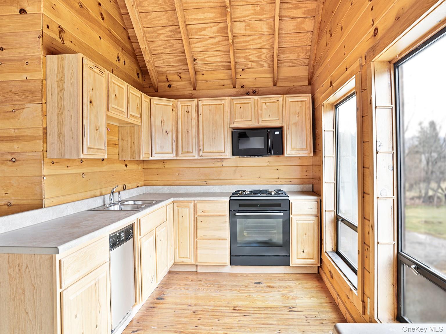 15400 Main Street – For Sale photo 5