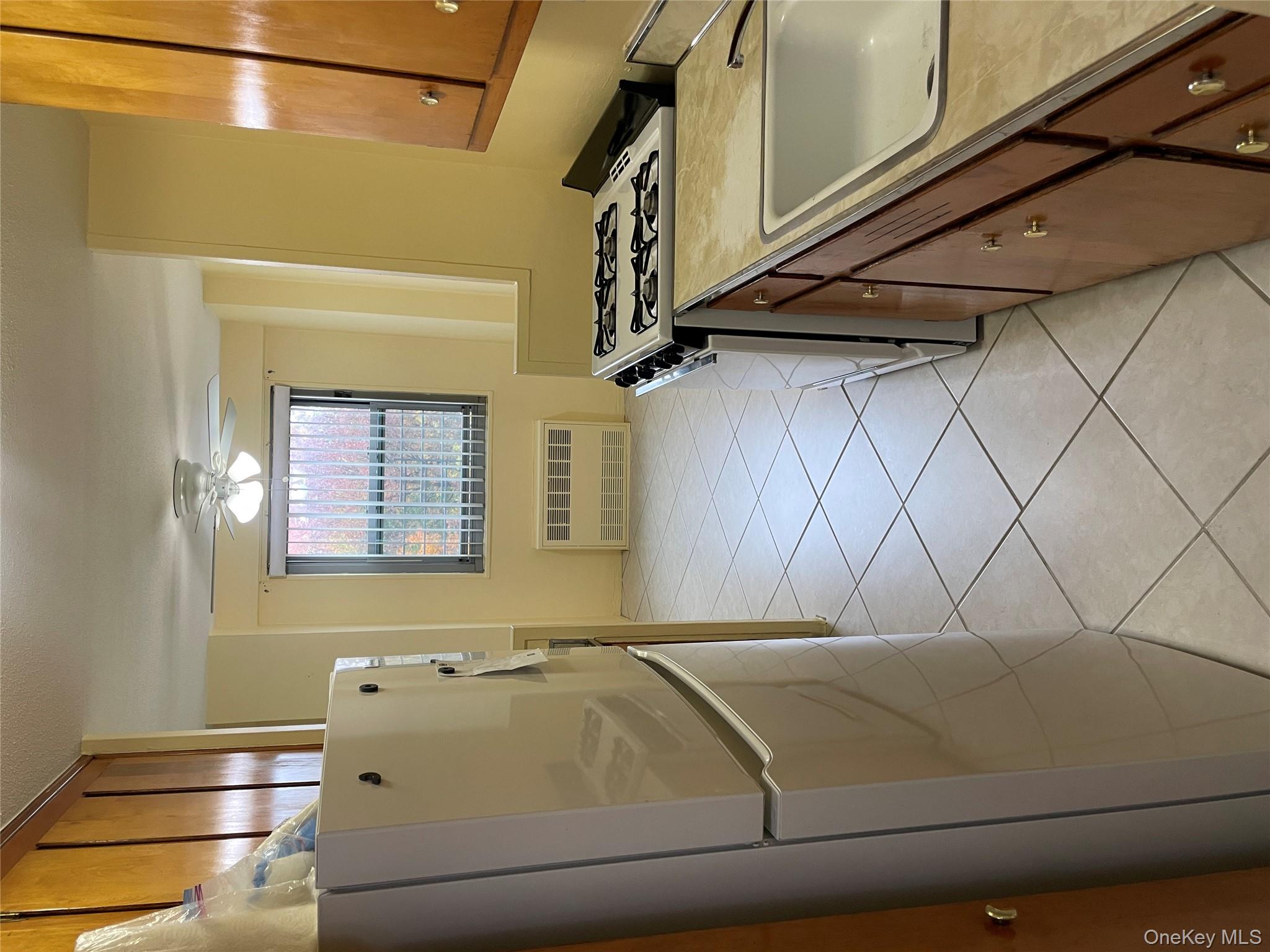 3410 De Reimer Avenue, Unit 6A photo 2