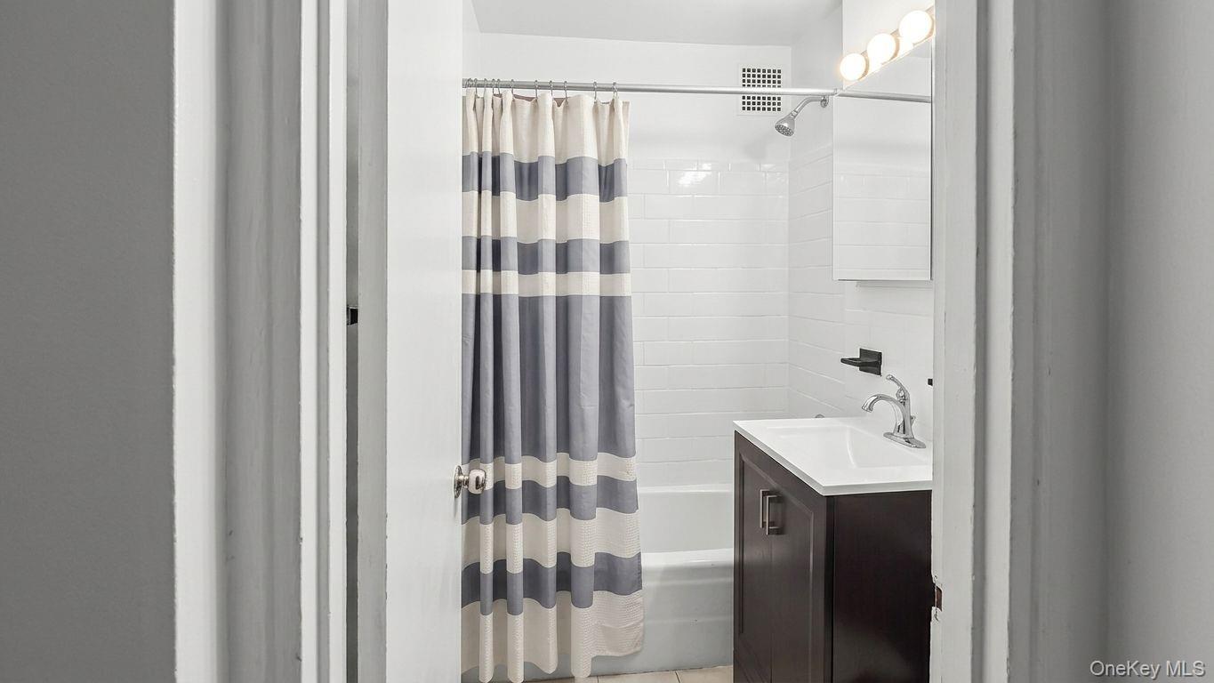 87-20 175th Street, Unit 1K photo 5