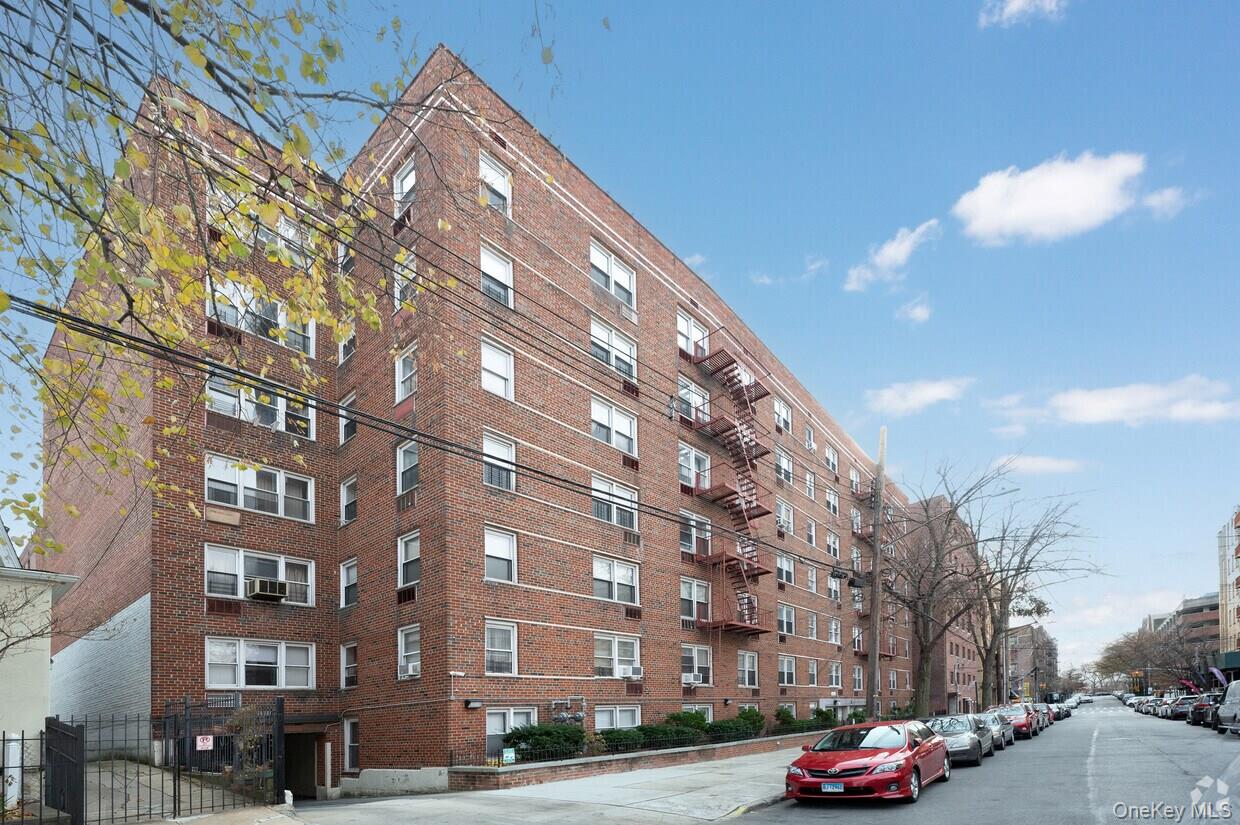 3520 Tryon Avenue, Unit 405