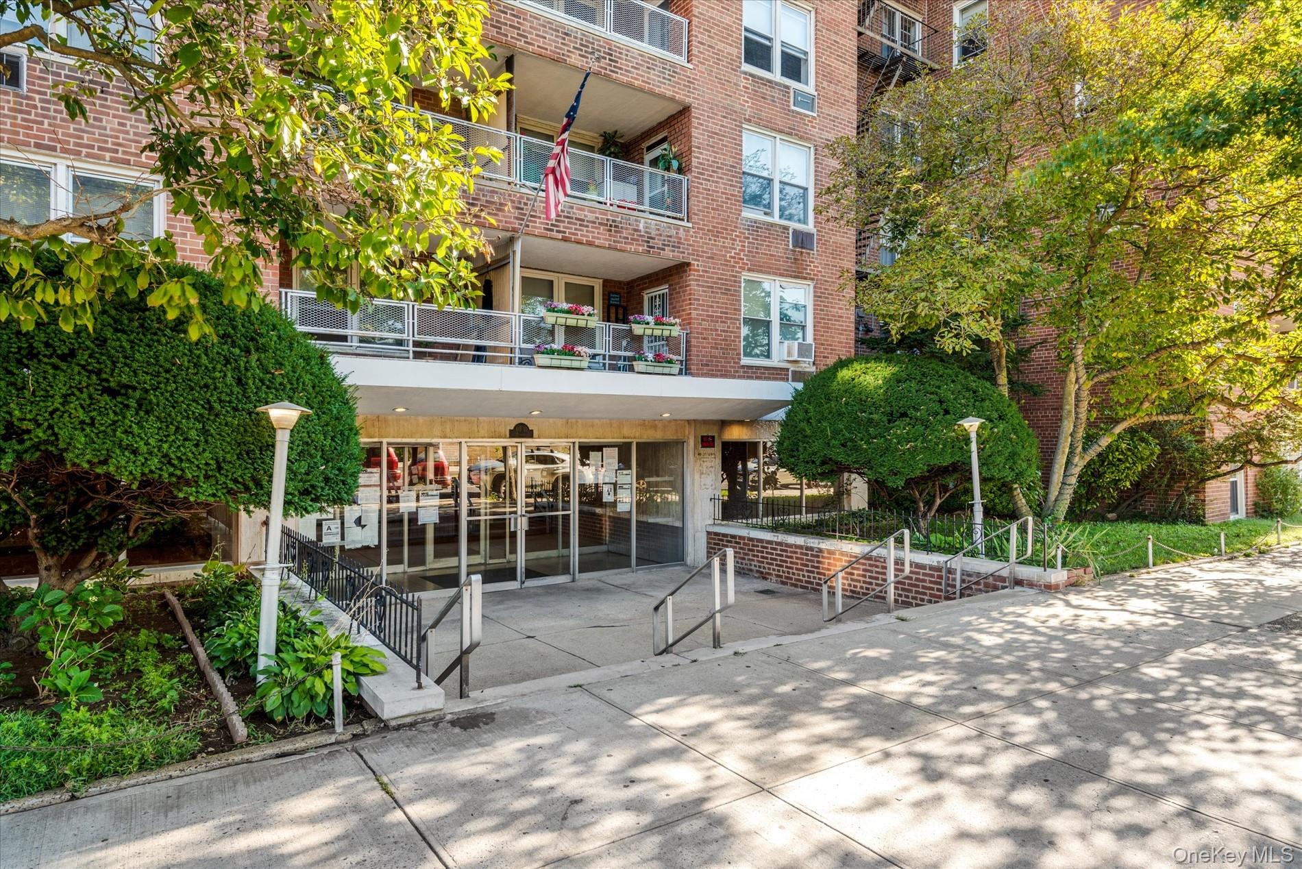 60-11 Broadway, Unit 4N