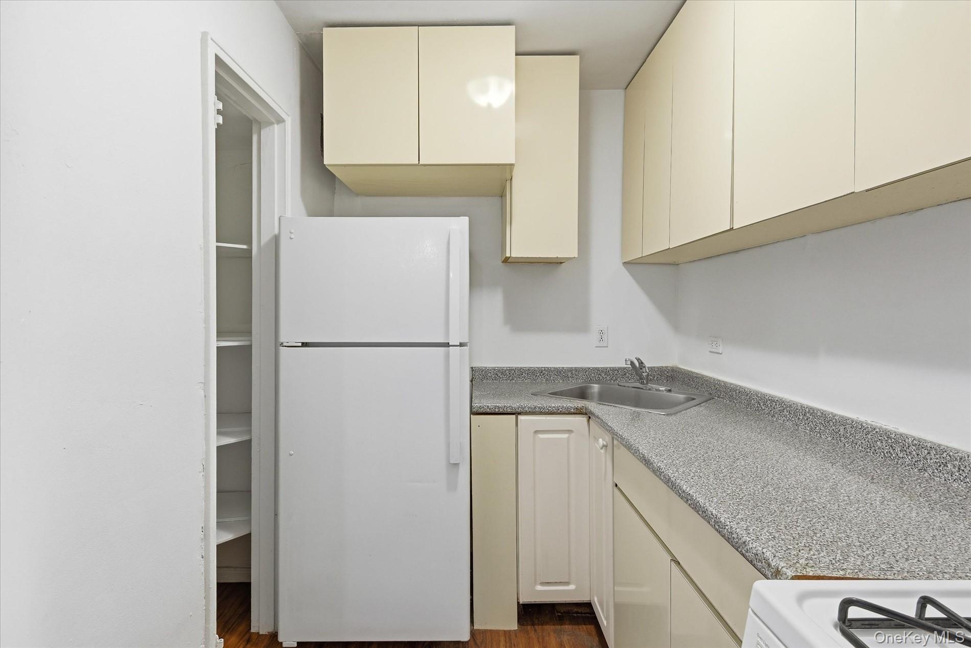 60-11 Broadway, Unit 4N photo 8