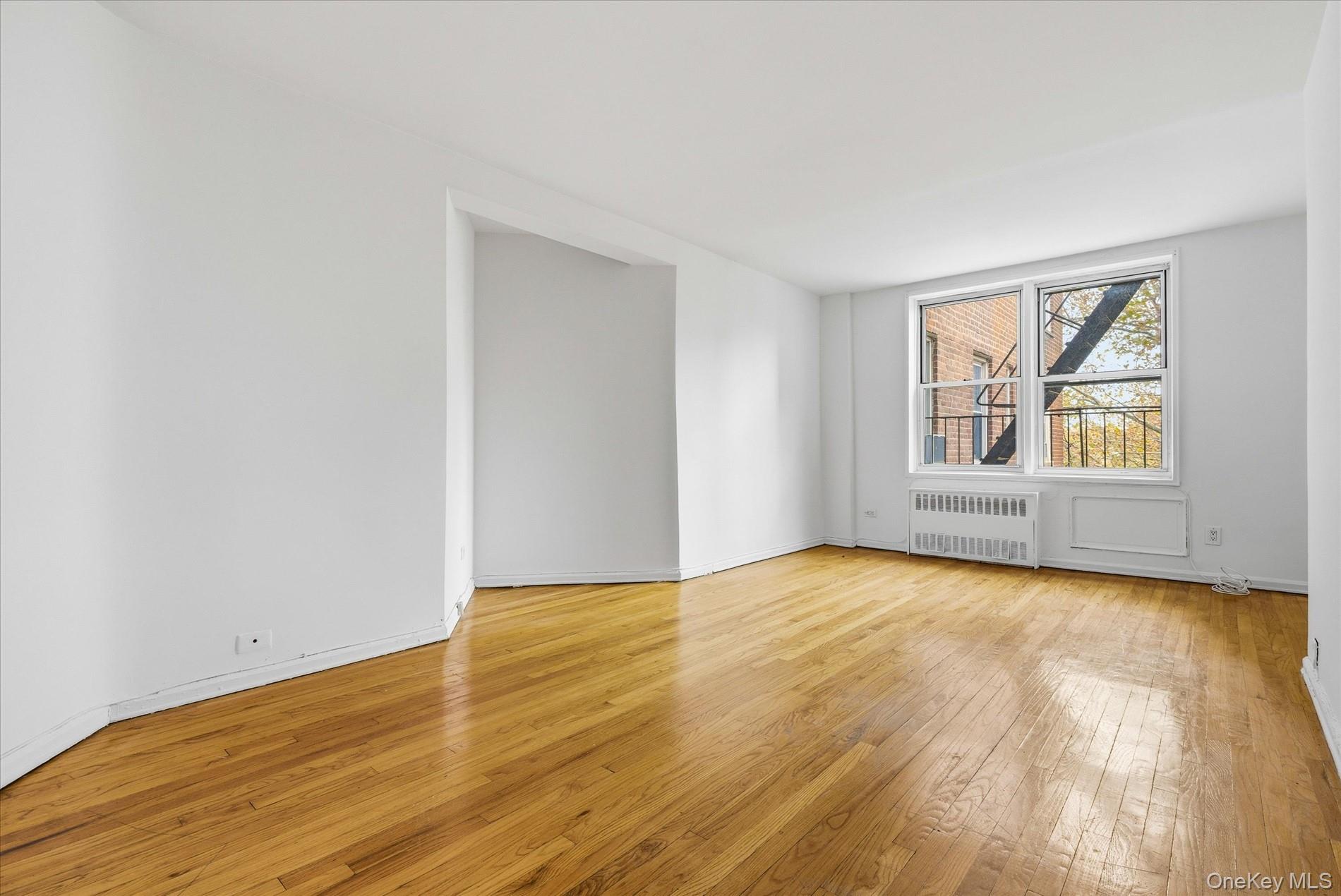 60-11 Broadway, Unit 4N photo 2