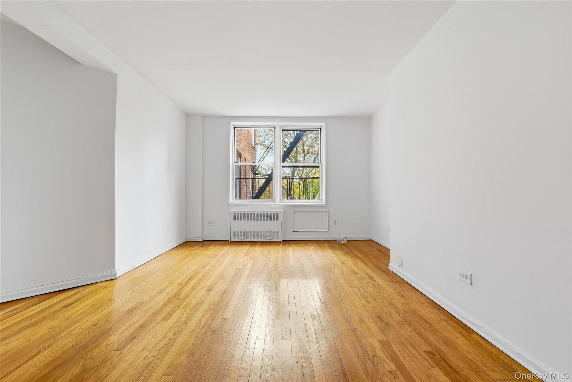 60-11 Broadway, Unit 4N photo 3