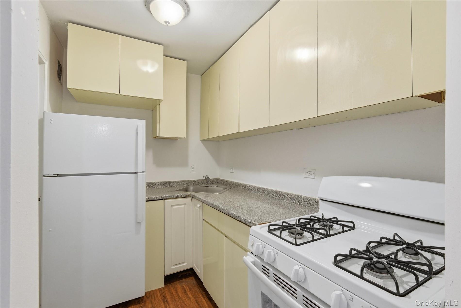 60-11 Broadway, Unit 4N photo 7