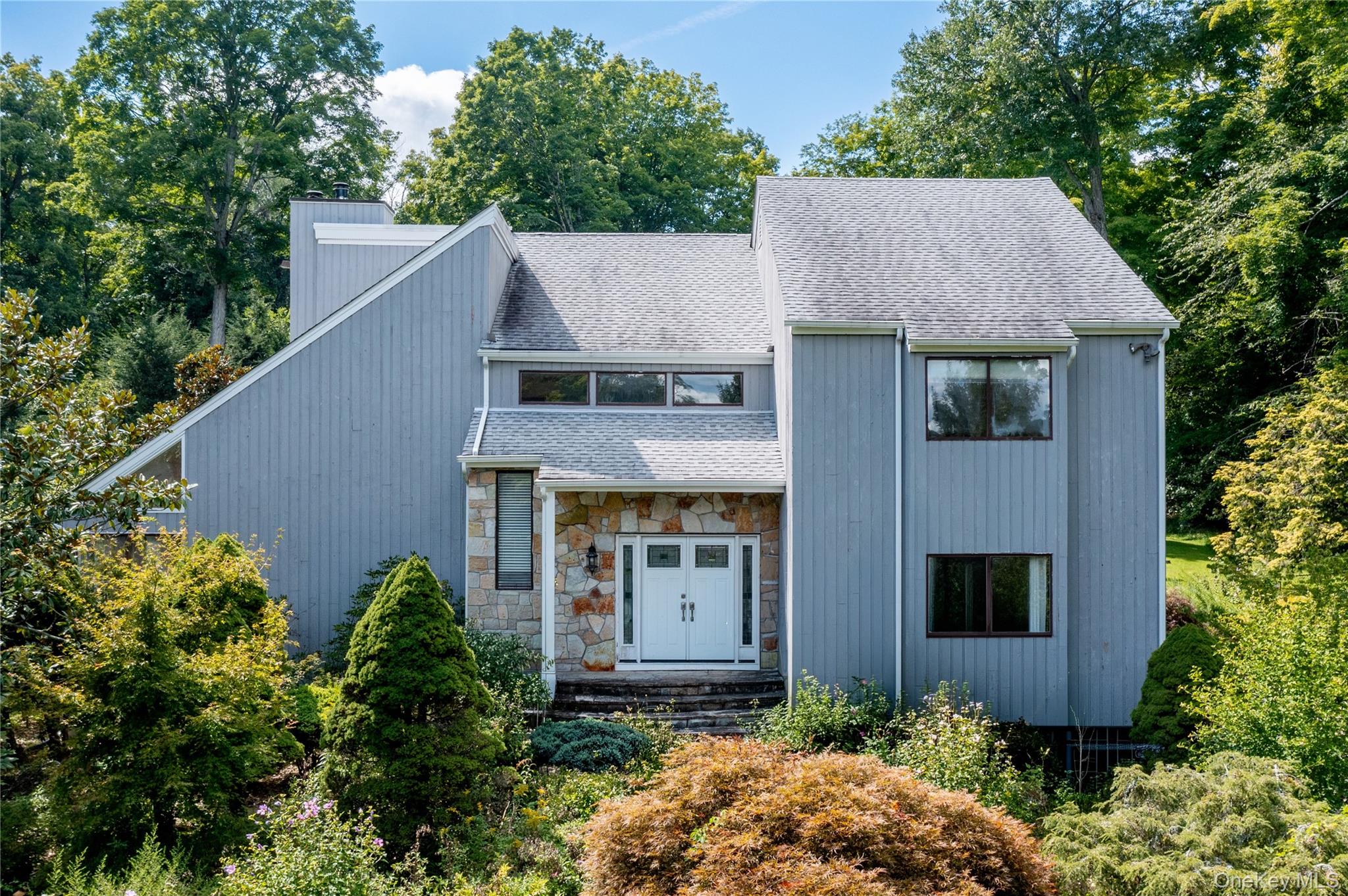 8 Cobbling Rock Drive – For Sale