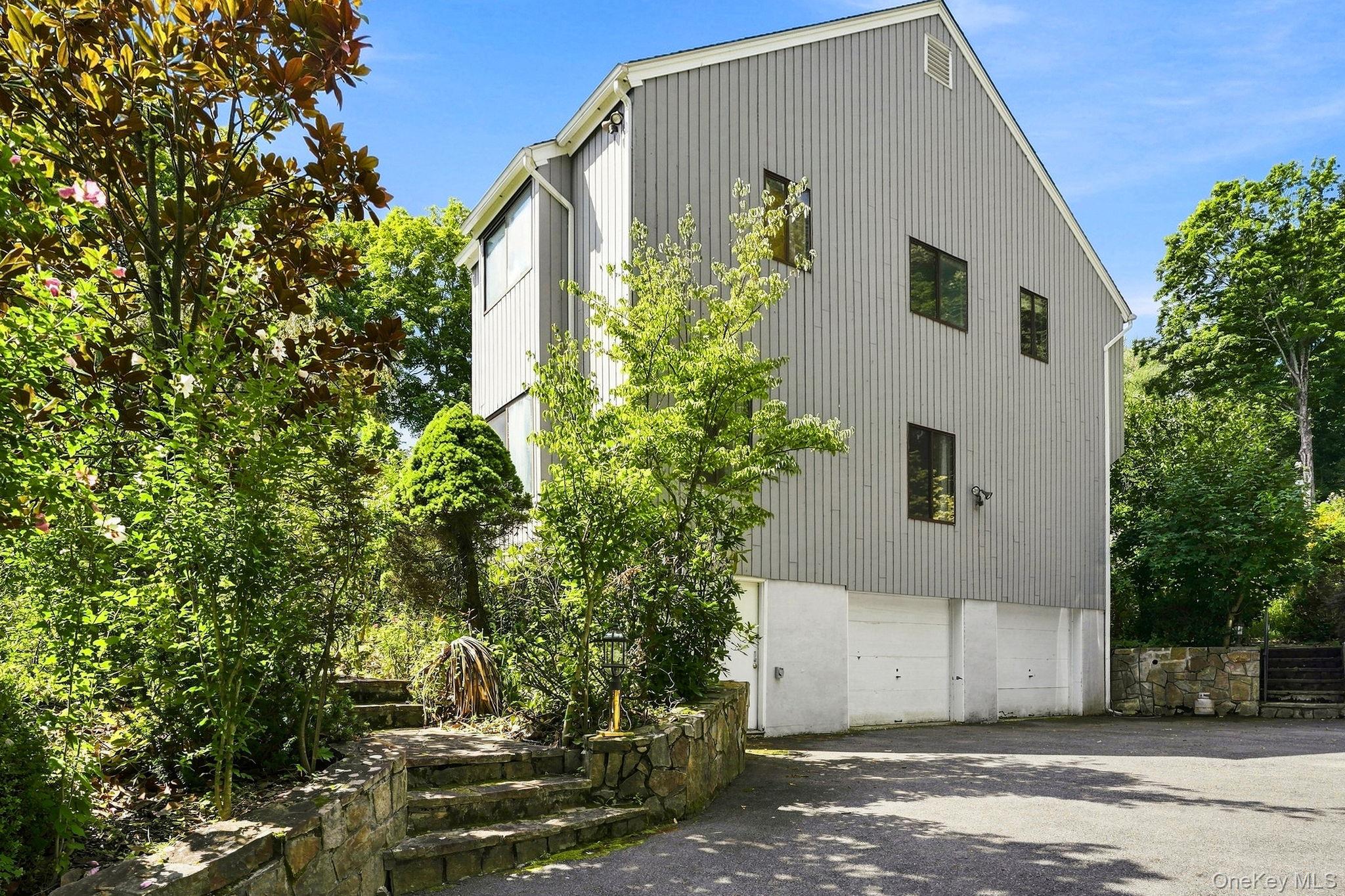 8 Cobbling Rock Drive – For Sale photo 42
