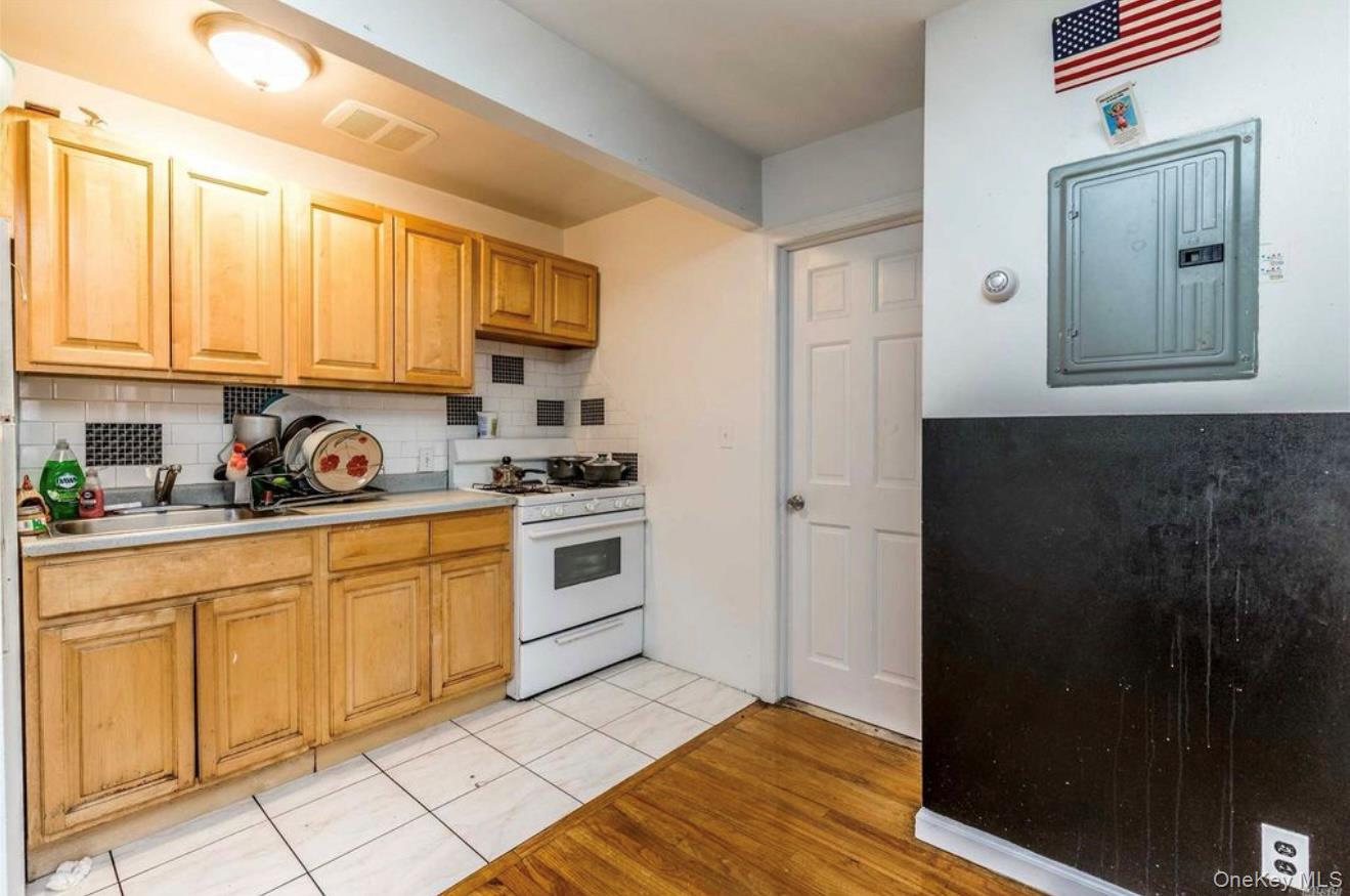 35-43 97 Street – For Sale photo 6
