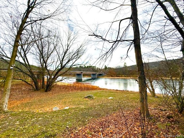 8 River Road – For Sale
