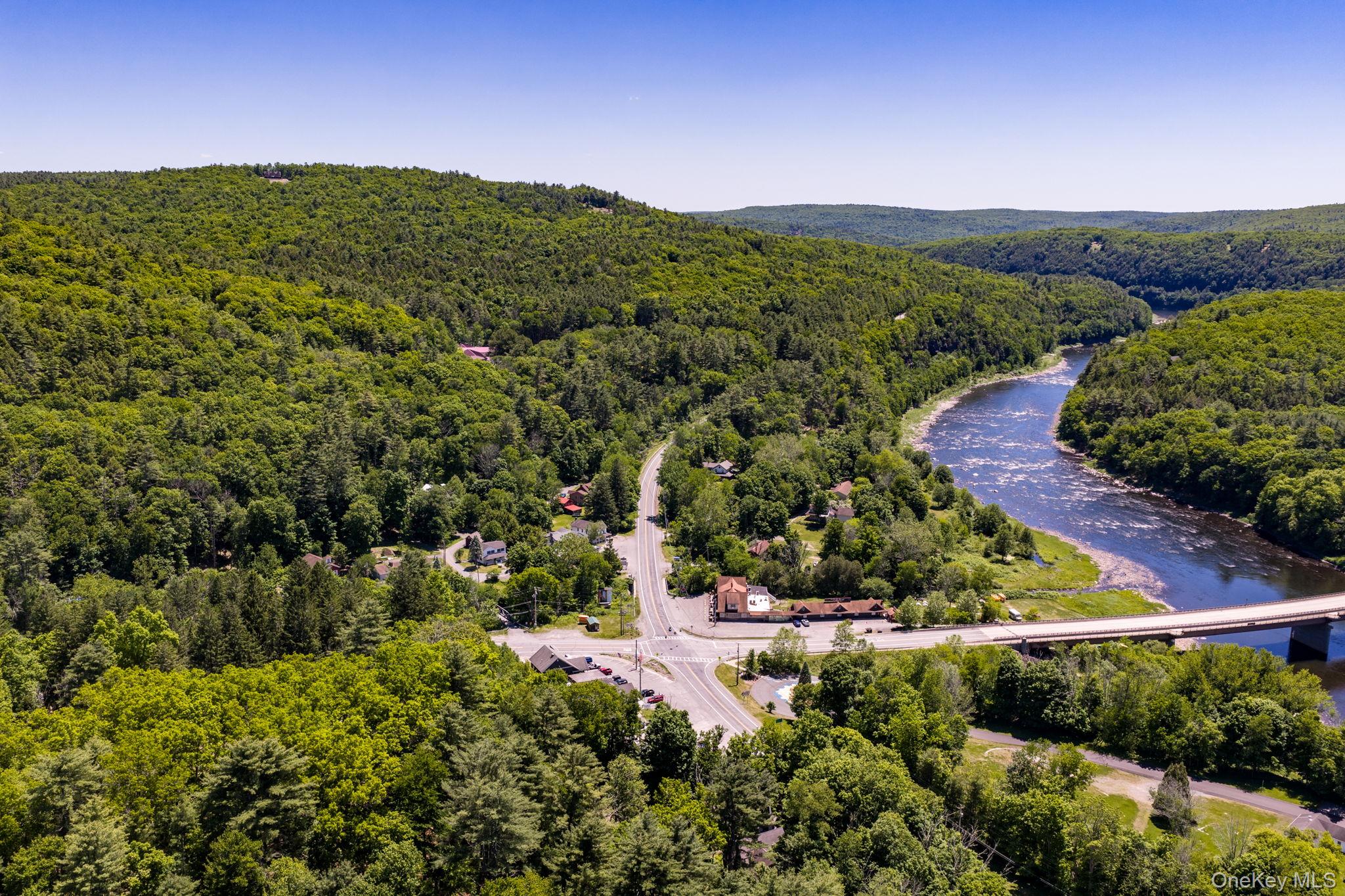 8 River Road – For Sale photo 2