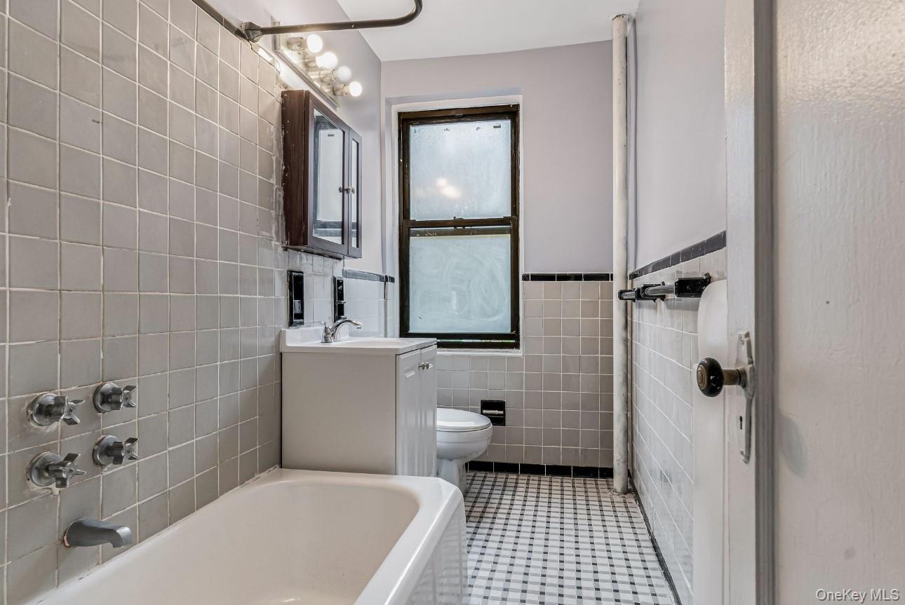 69-40 Yellowstone Boulevard, Unit 119 photo 17