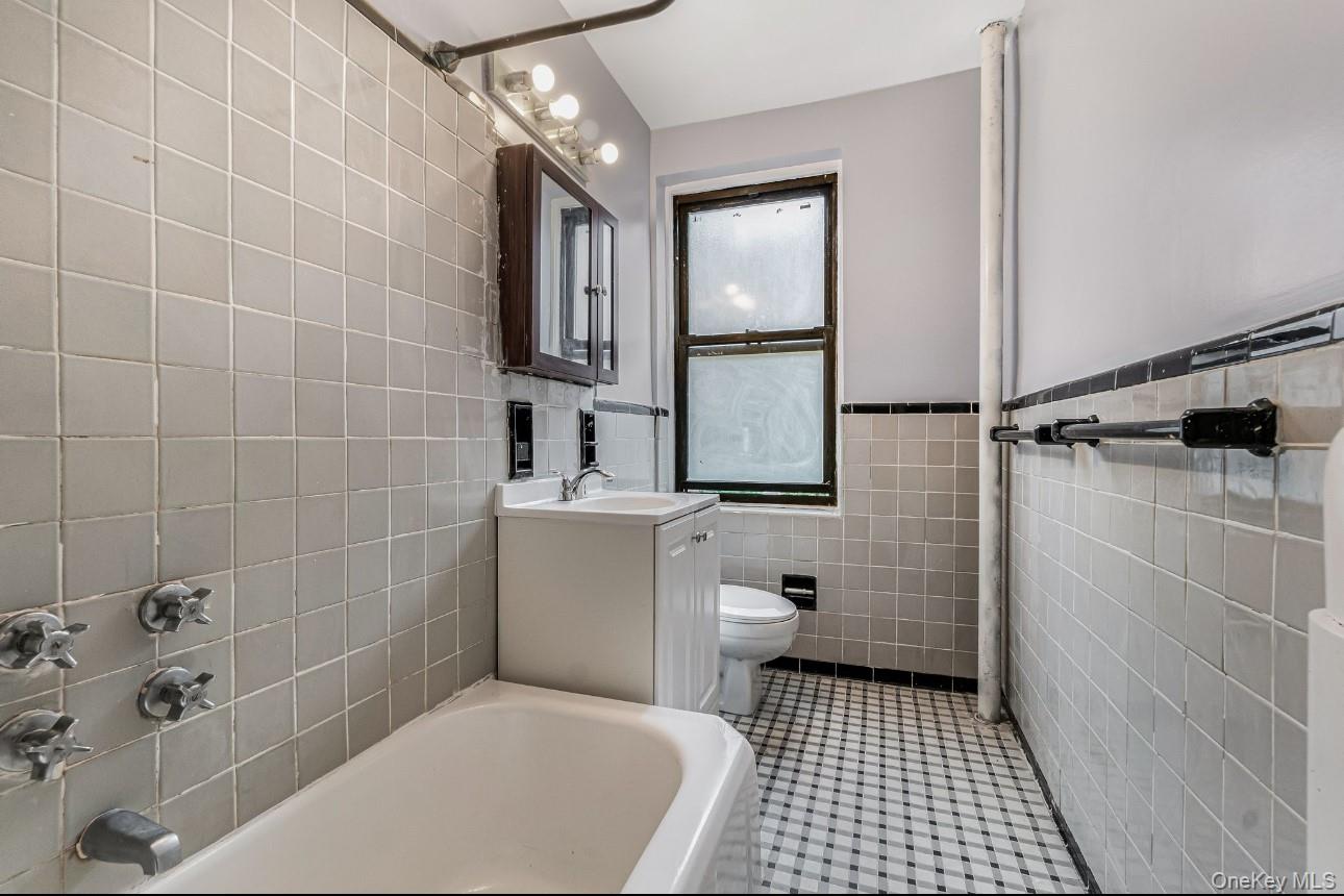 69-40 Yellowstone Boulevard, Unit 119 photo 16