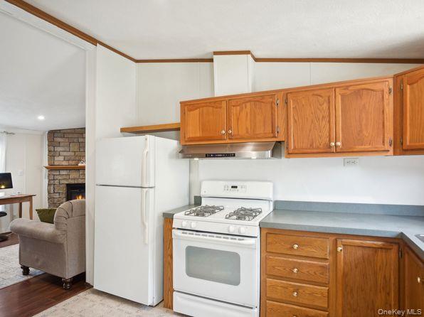 337 Three Mile Harbo, Unit 10 photo 16