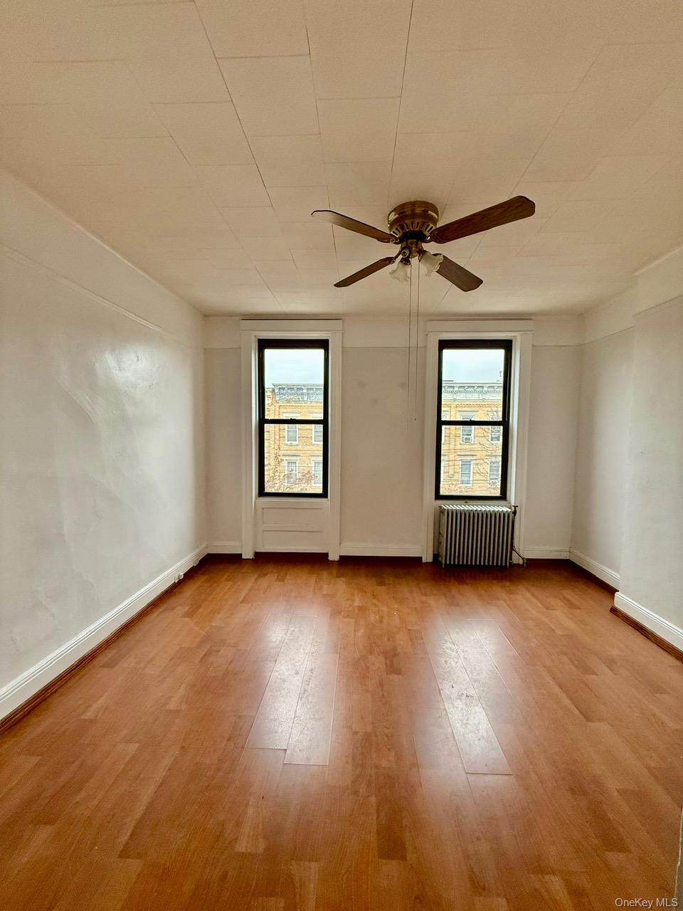 2052 Gates Avenue – For Sale photo 12