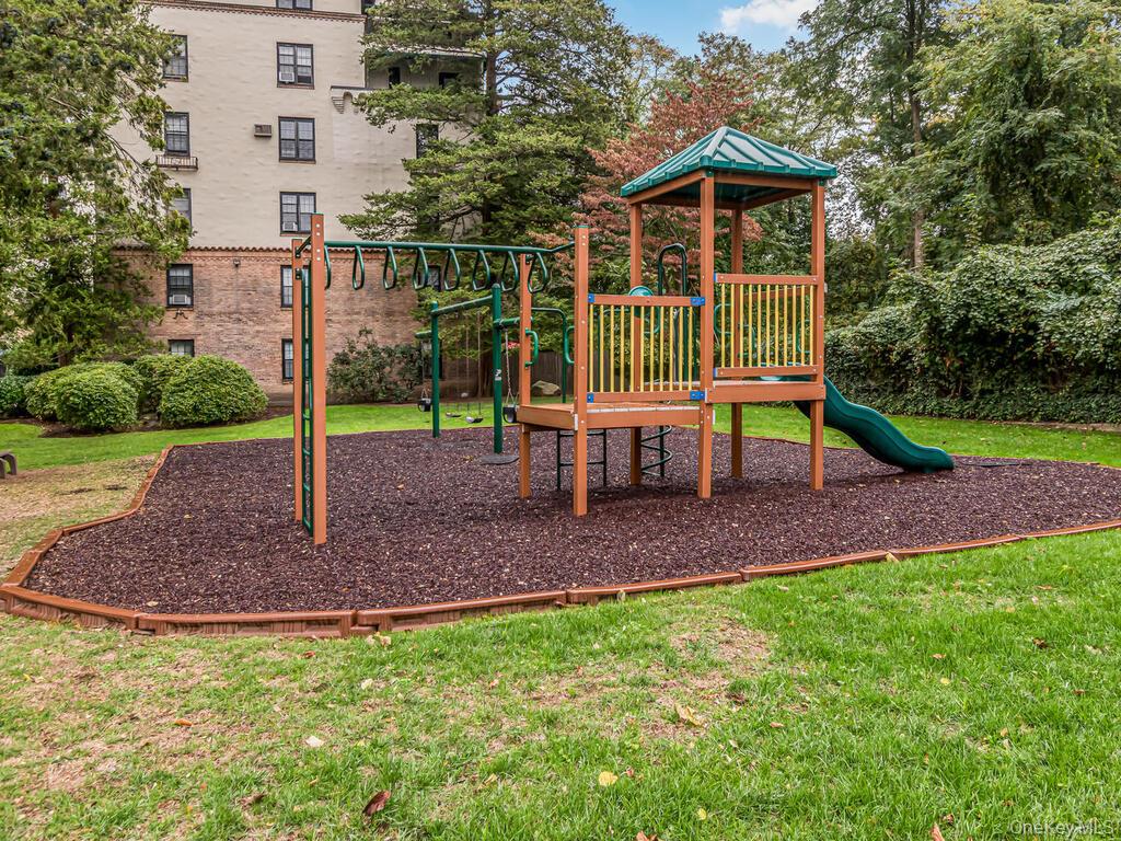 1273 North Avenue, Unit 1G. Entry photo 21