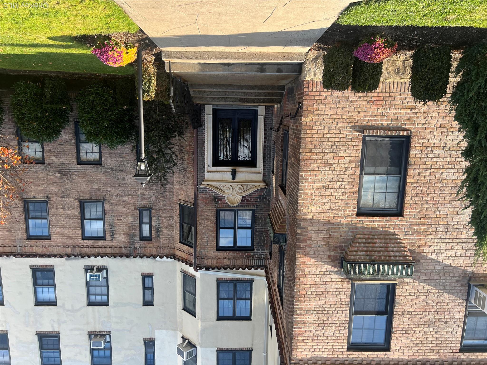 1273 North Avenue, Unit 1G. Entry photo 4