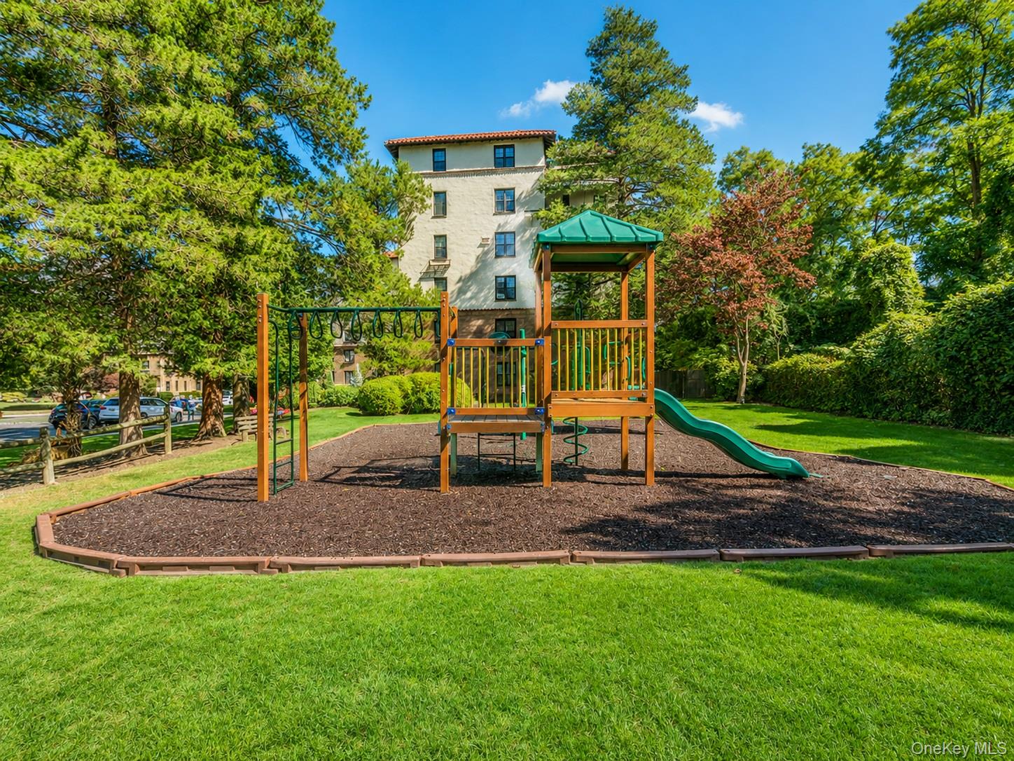 1273 North Avenue, Unit 1G. Entry photo 20