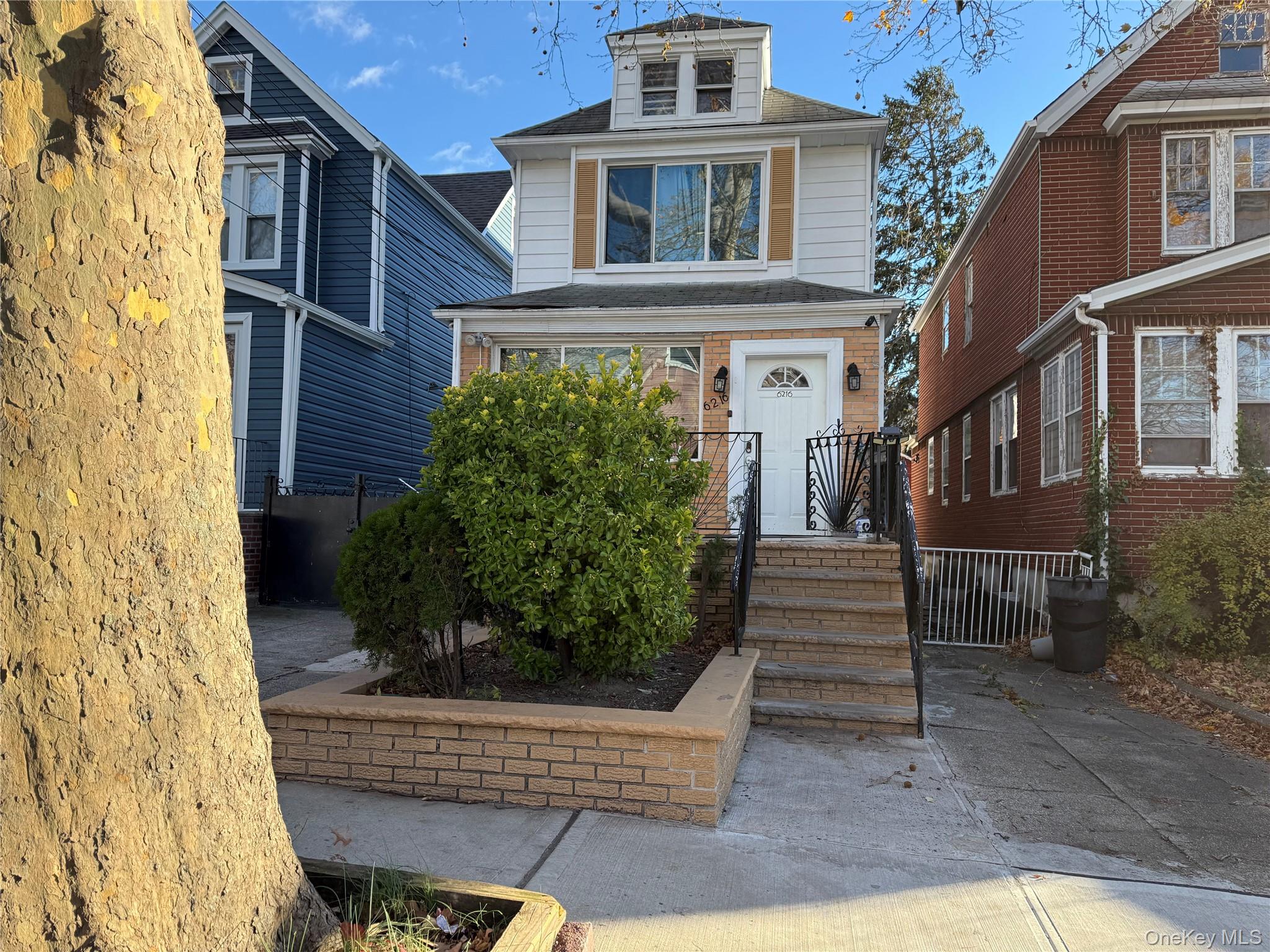 62-16 80 Avenue – For Sale