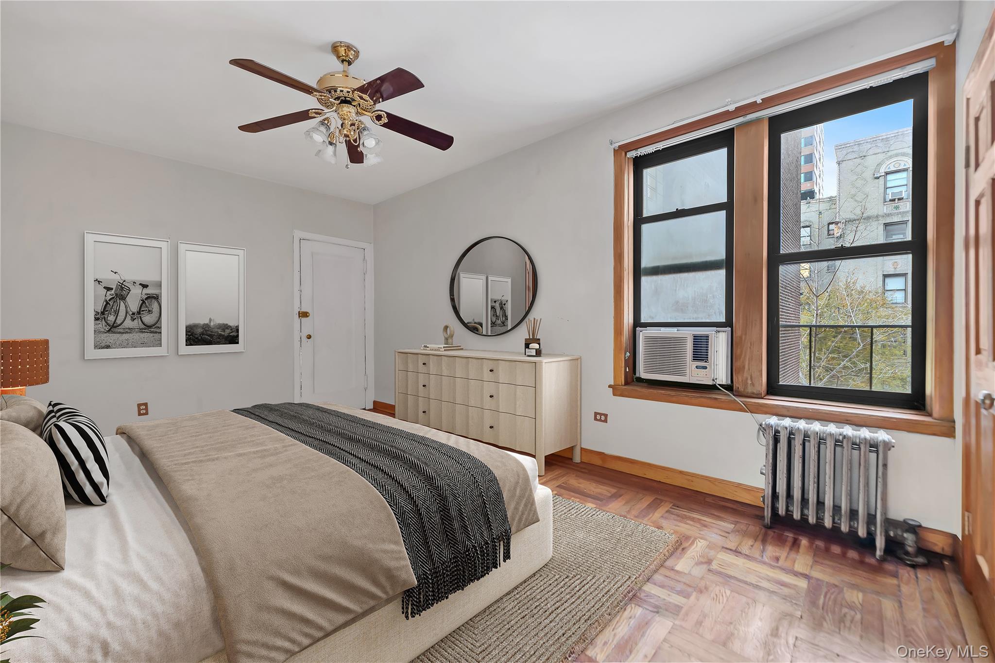828 Gerard Avenue, Unit 2E photo 3