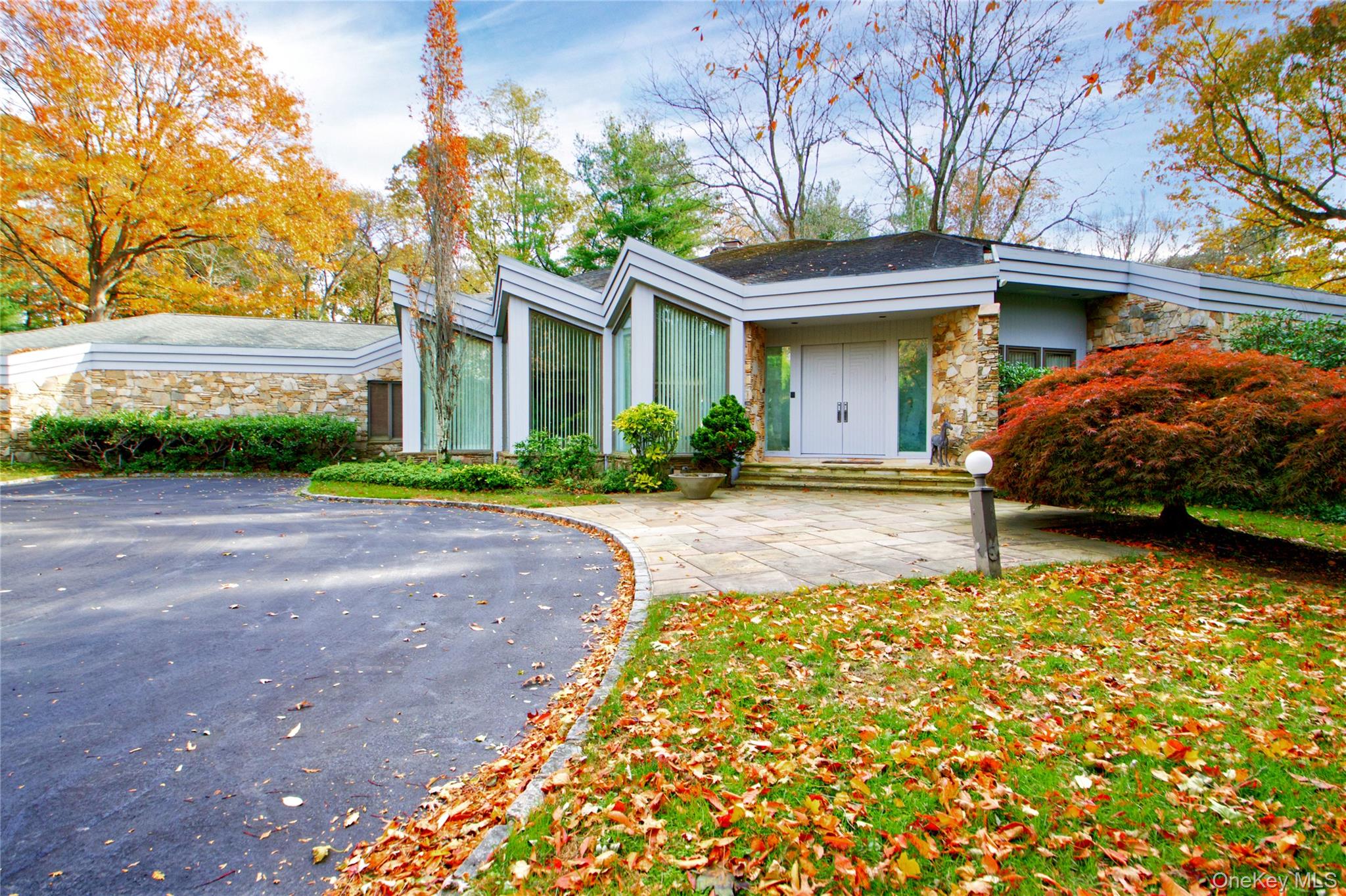 7 Pin Oak Court