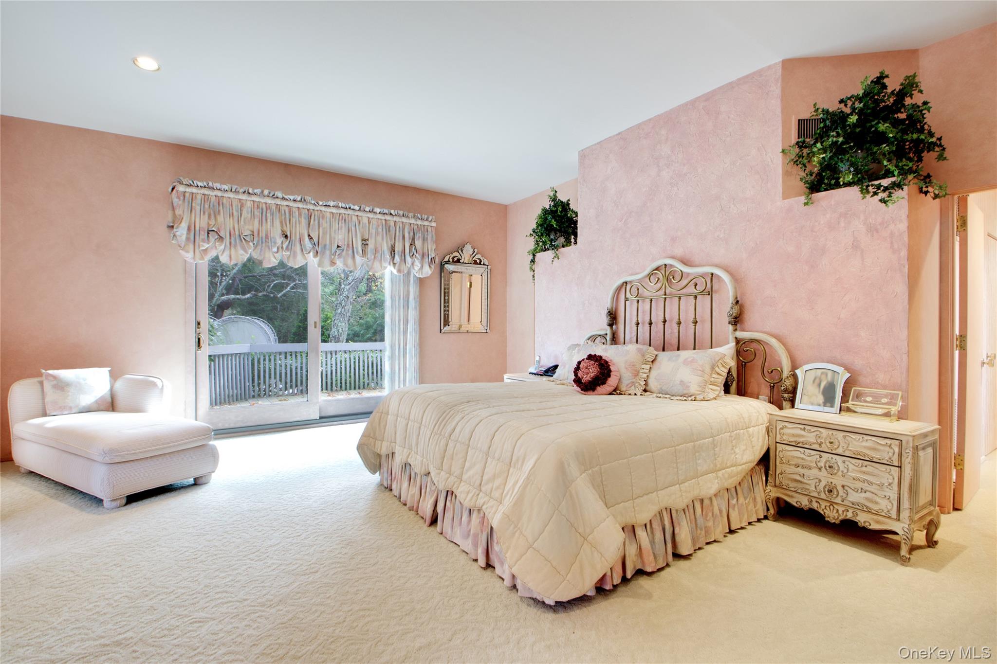 7 Pin Oak Court – For Sale photo 8