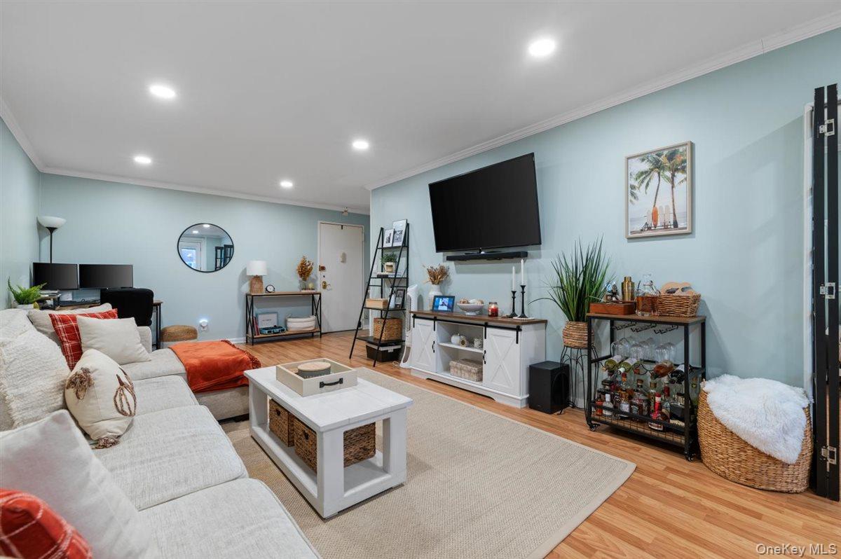 700 Shore Road, Unit 7Y photo 12