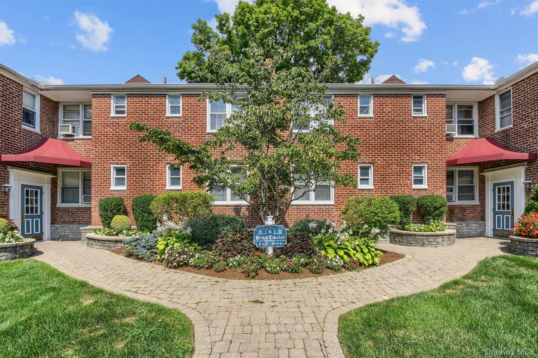 6 Bryant Crescent, Unit 1H photo 4