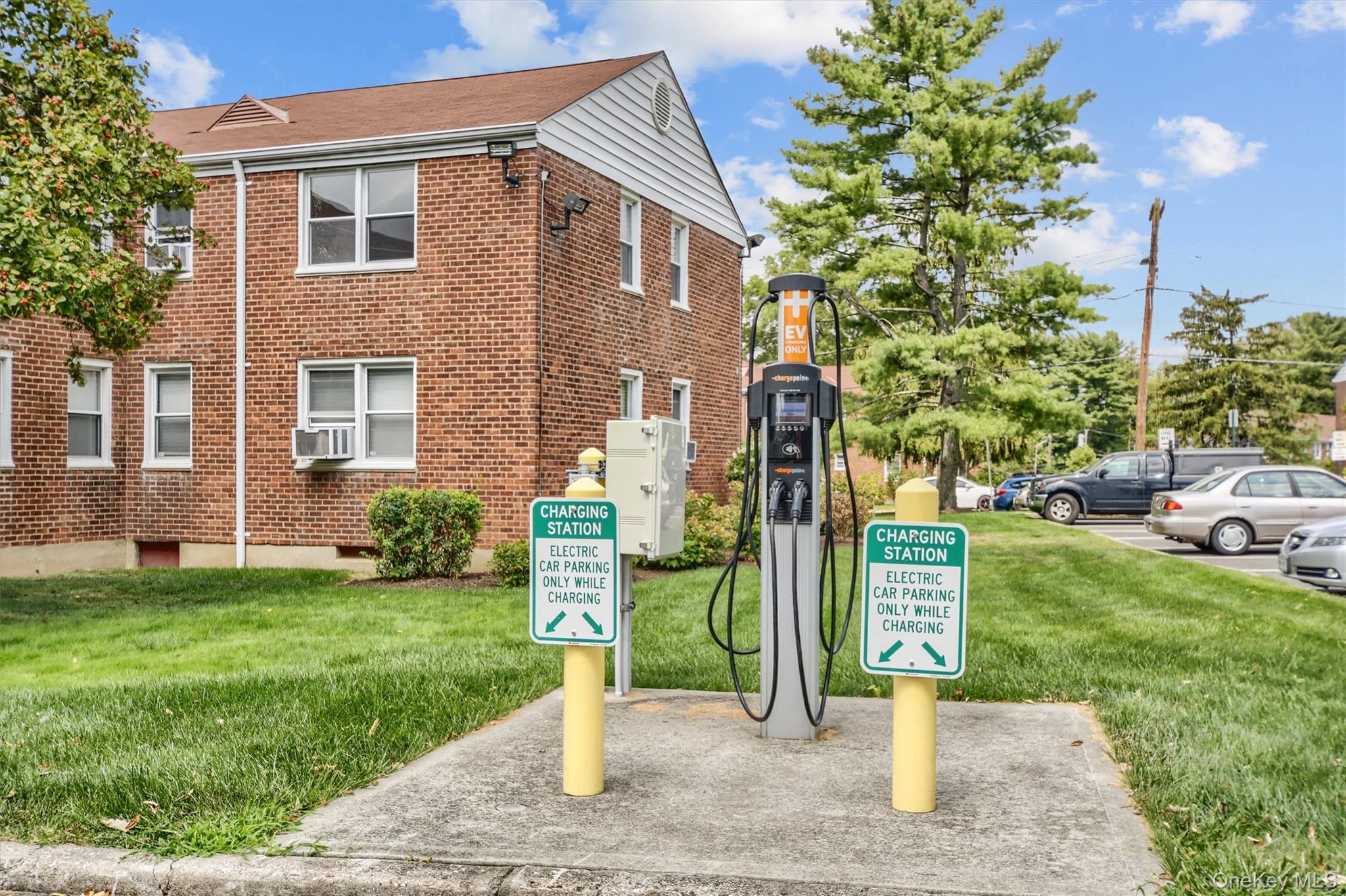 6 Bryant Crescent, Unit 1H photo 13